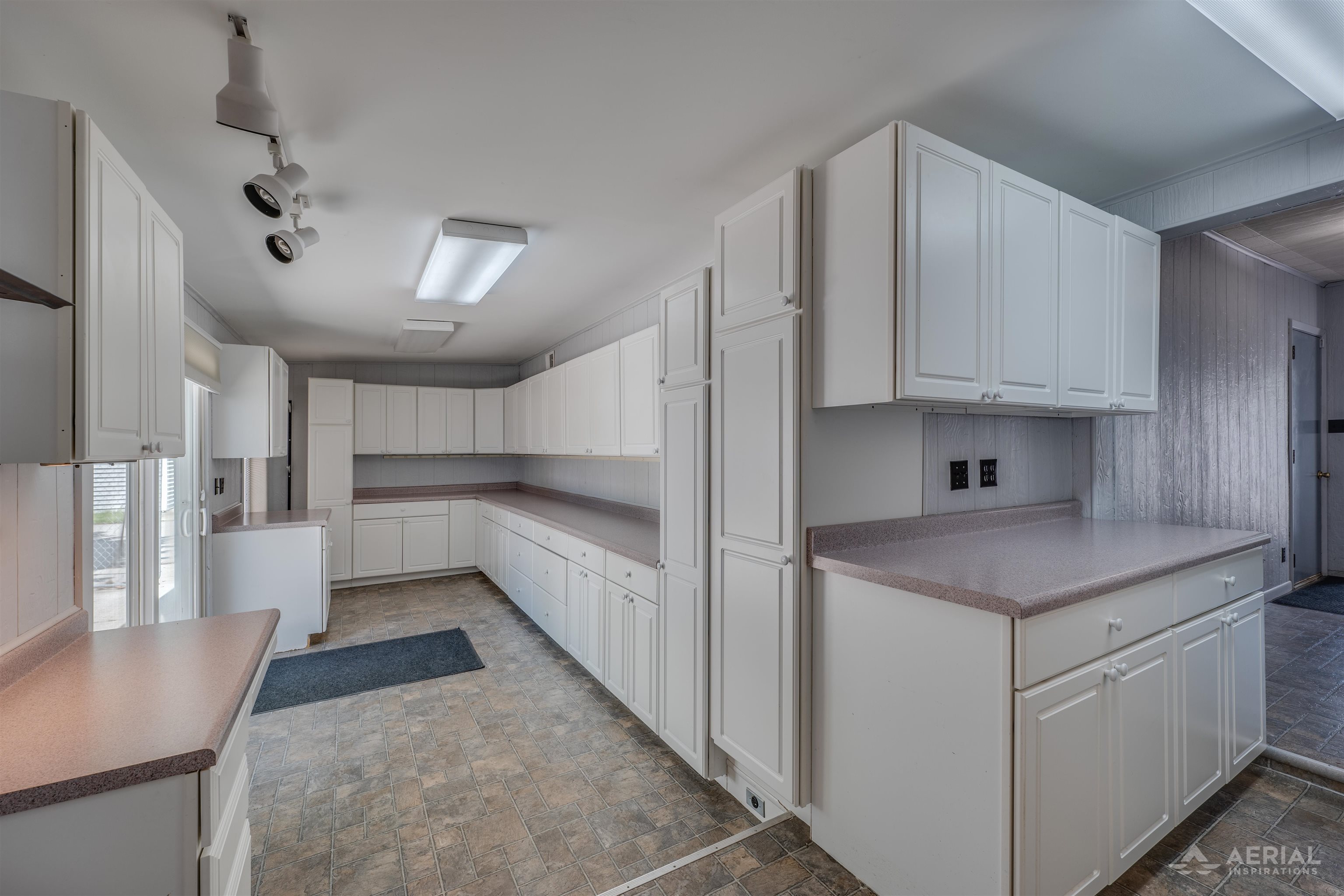 311 State Street Property Photo 7