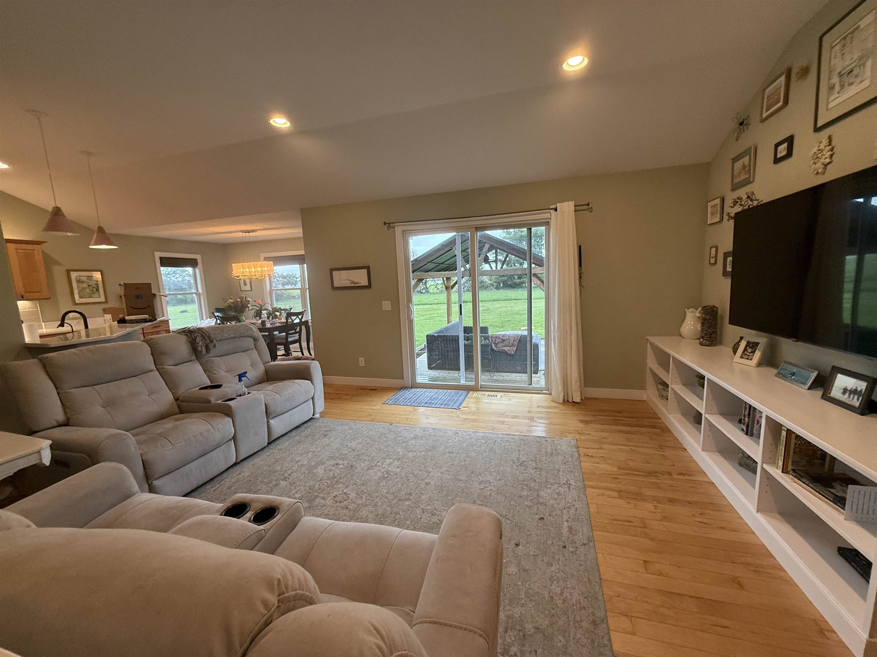 1364 Saffron Circle Property Photo 3