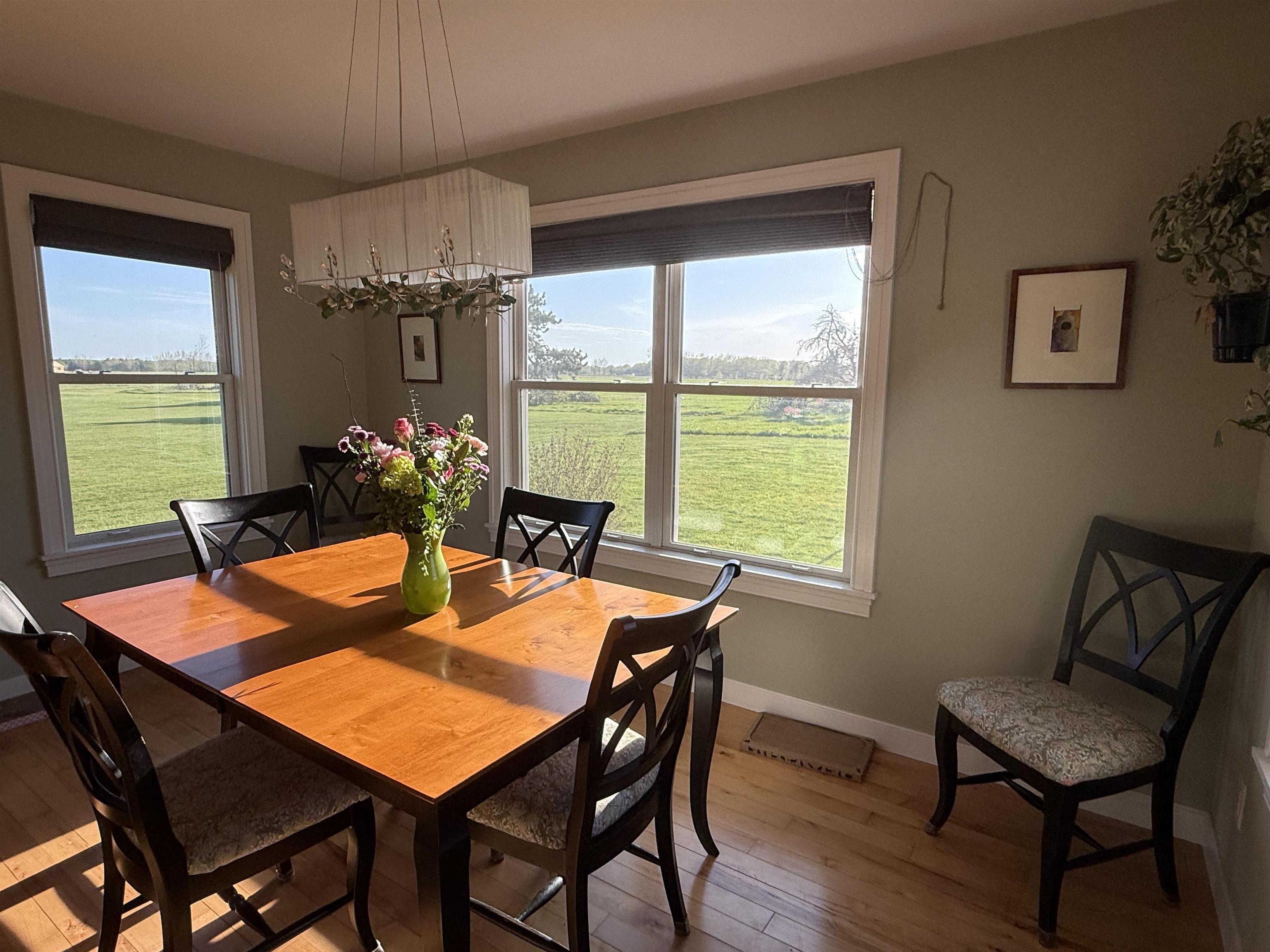 1364 Saffron Circle Property Photo 8