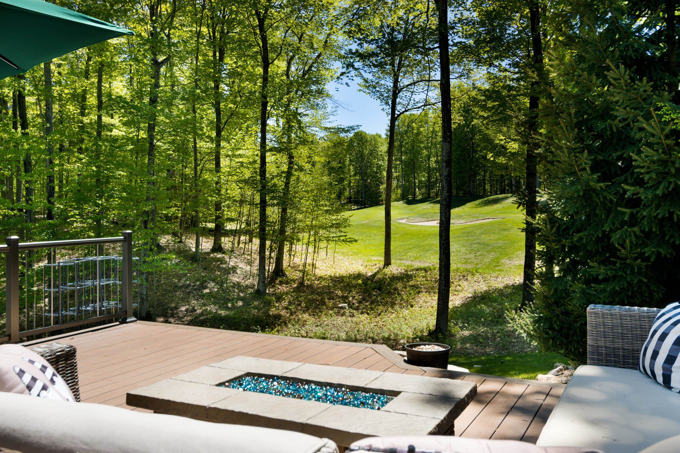 5577 Colonial Drive Property Photo 3