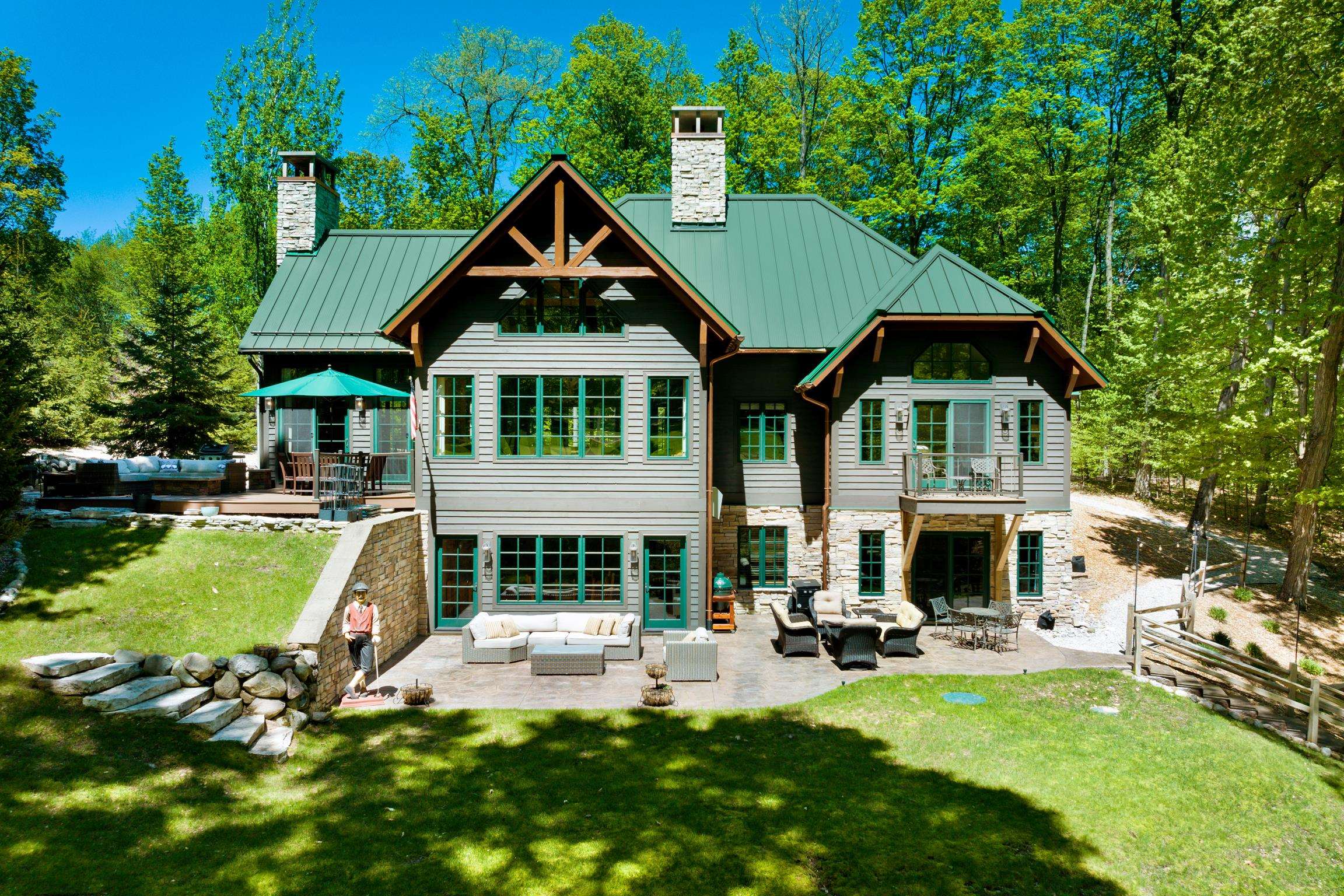 5577 Colonial Drive Property Photo 4