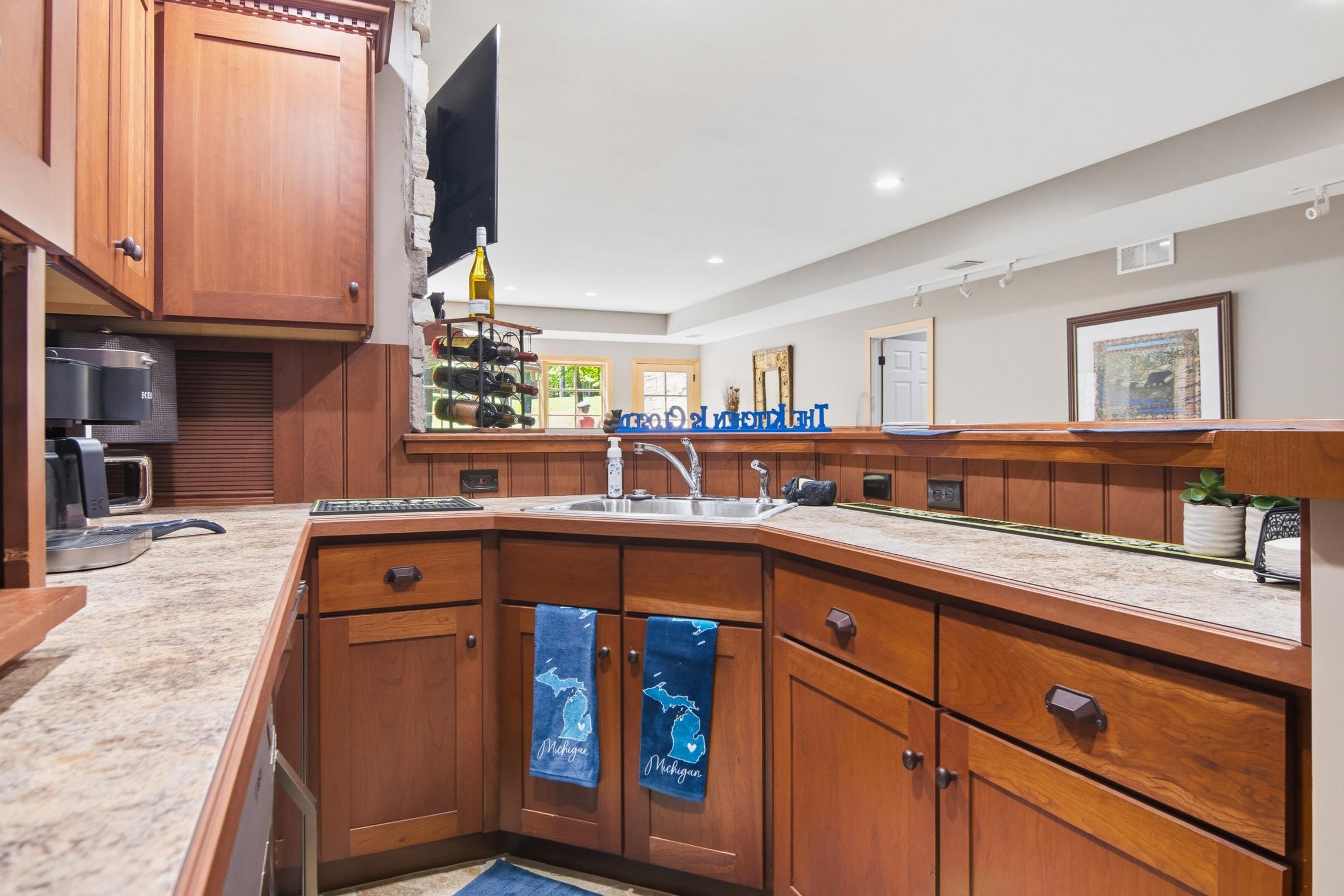 5577 Colonial Drive Property Photo 40