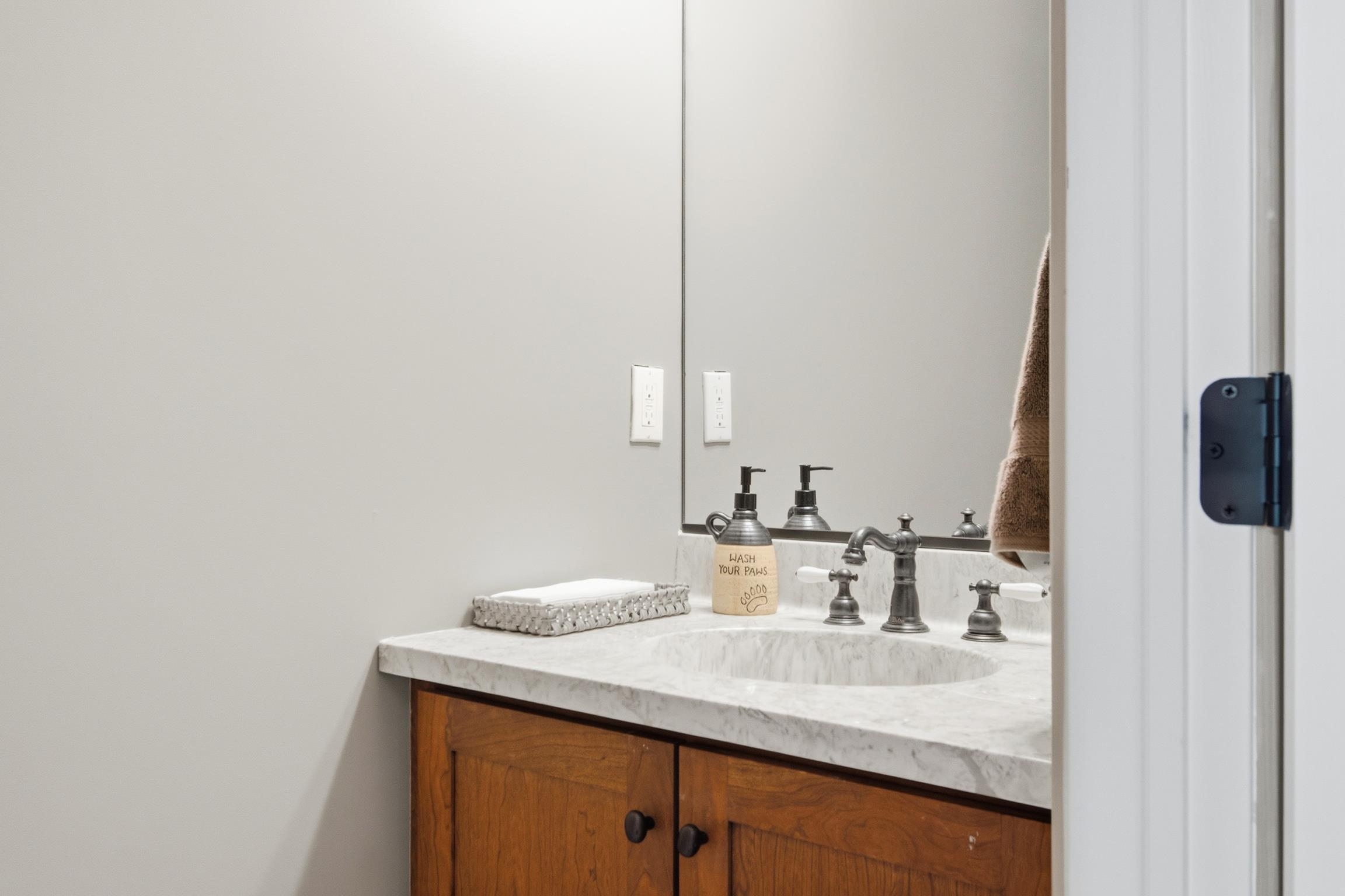 5577 Colonial Drive Property Photo 55