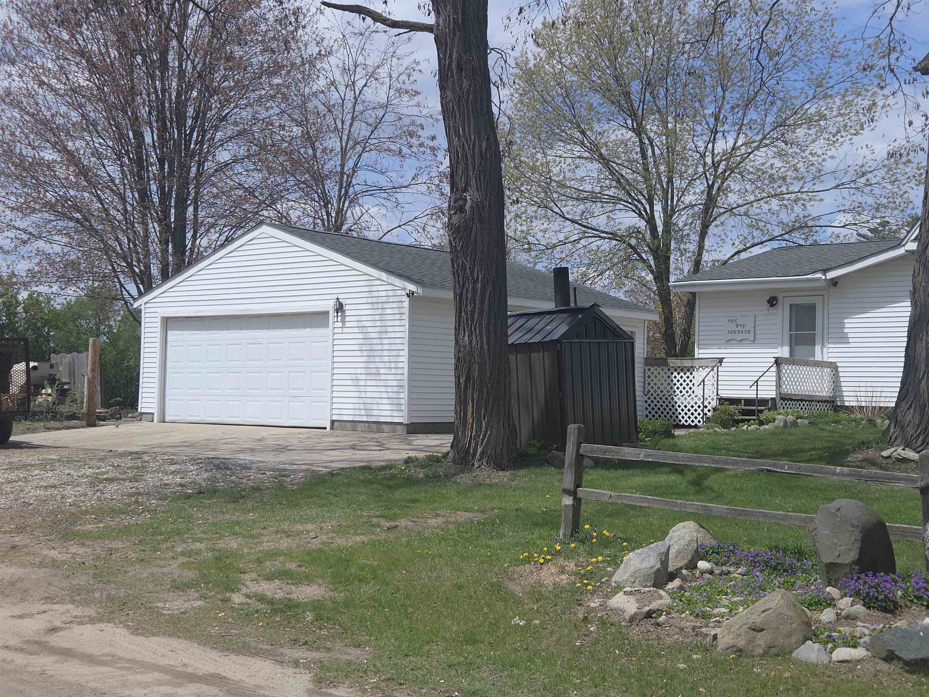 9368 School Street Property Photo 4