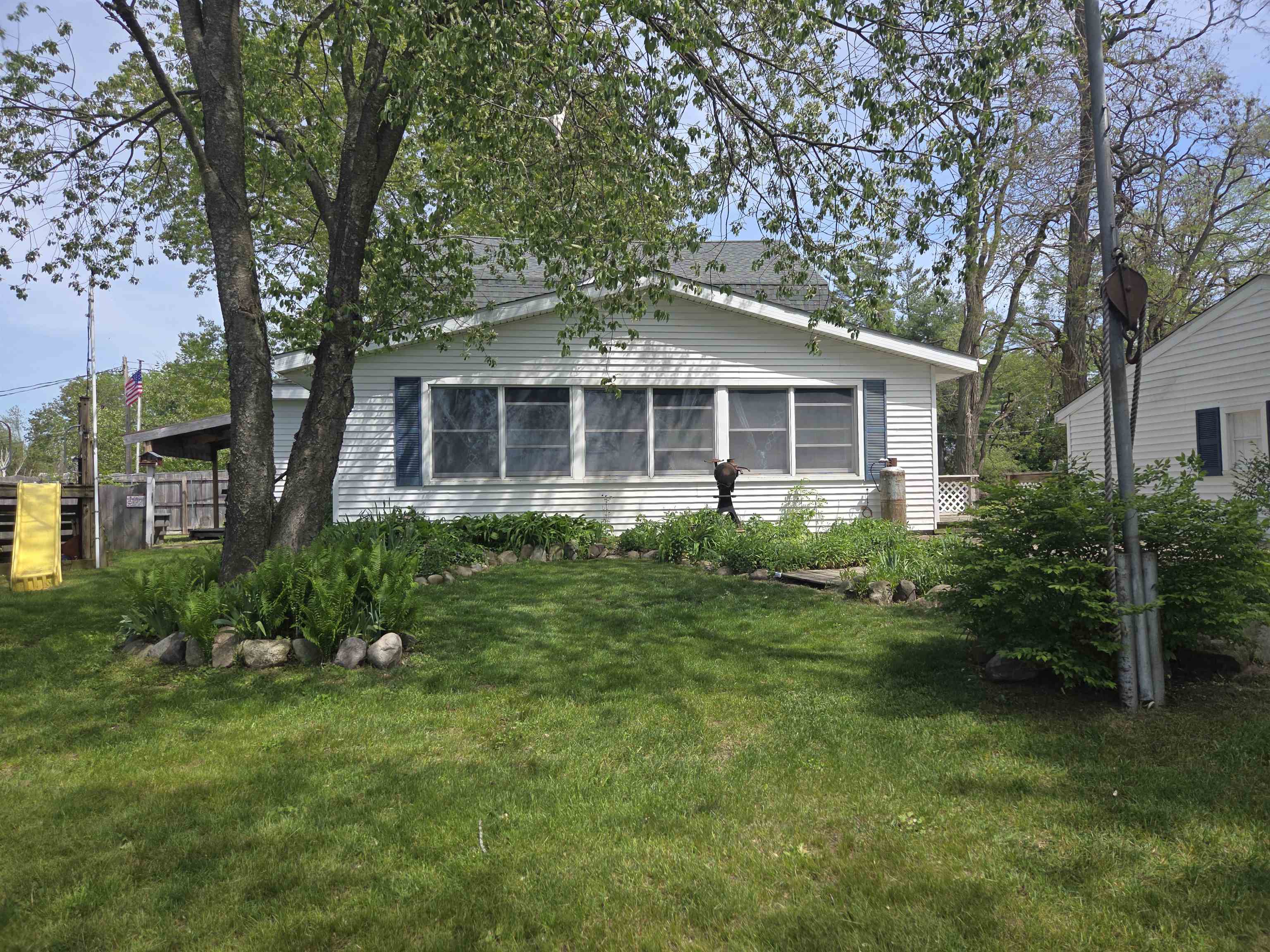 9368 School Street Property Photo 7