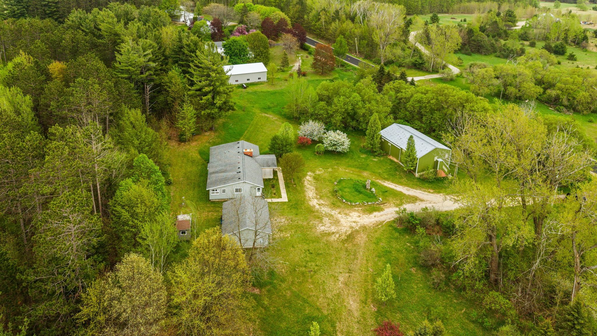 2631 Sparling Road Property Photo 3