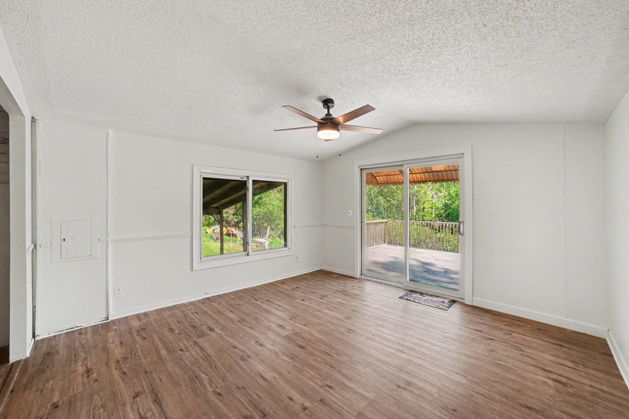 2457 E Ludington Drive Property Photo 12