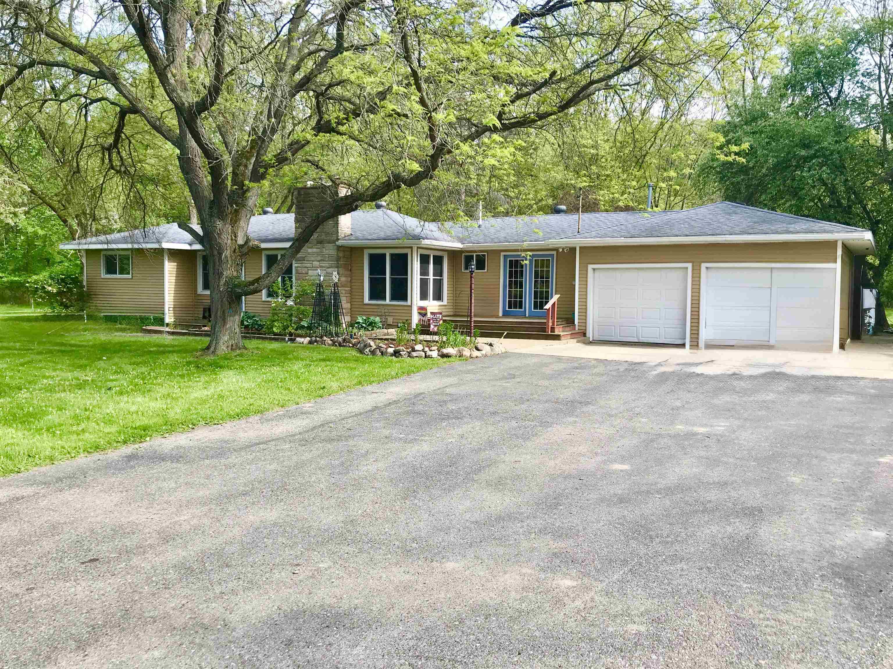 700 & 702 E Remus Road Property Photo 1