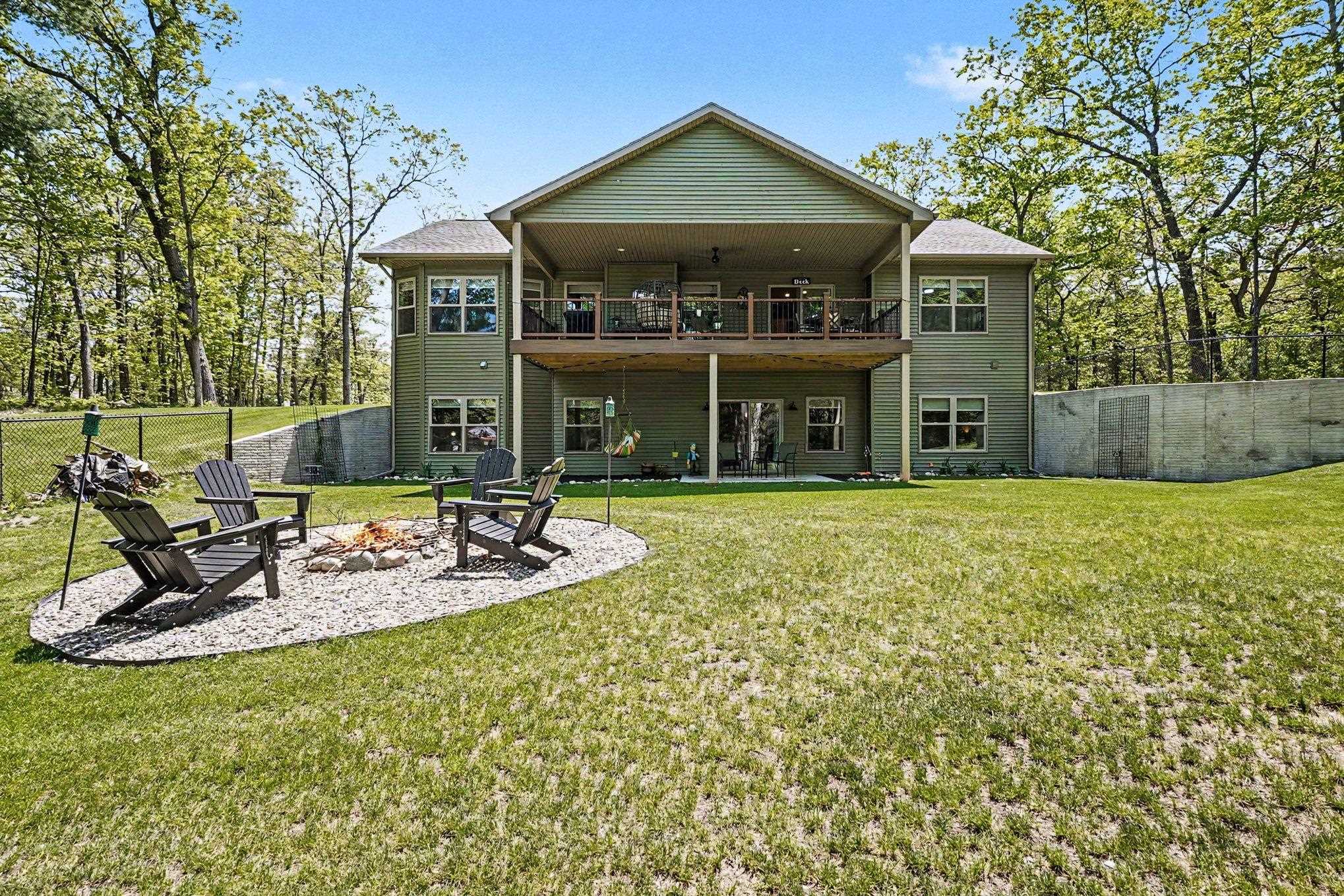 1735 Iroquois Trail Property Photo 1