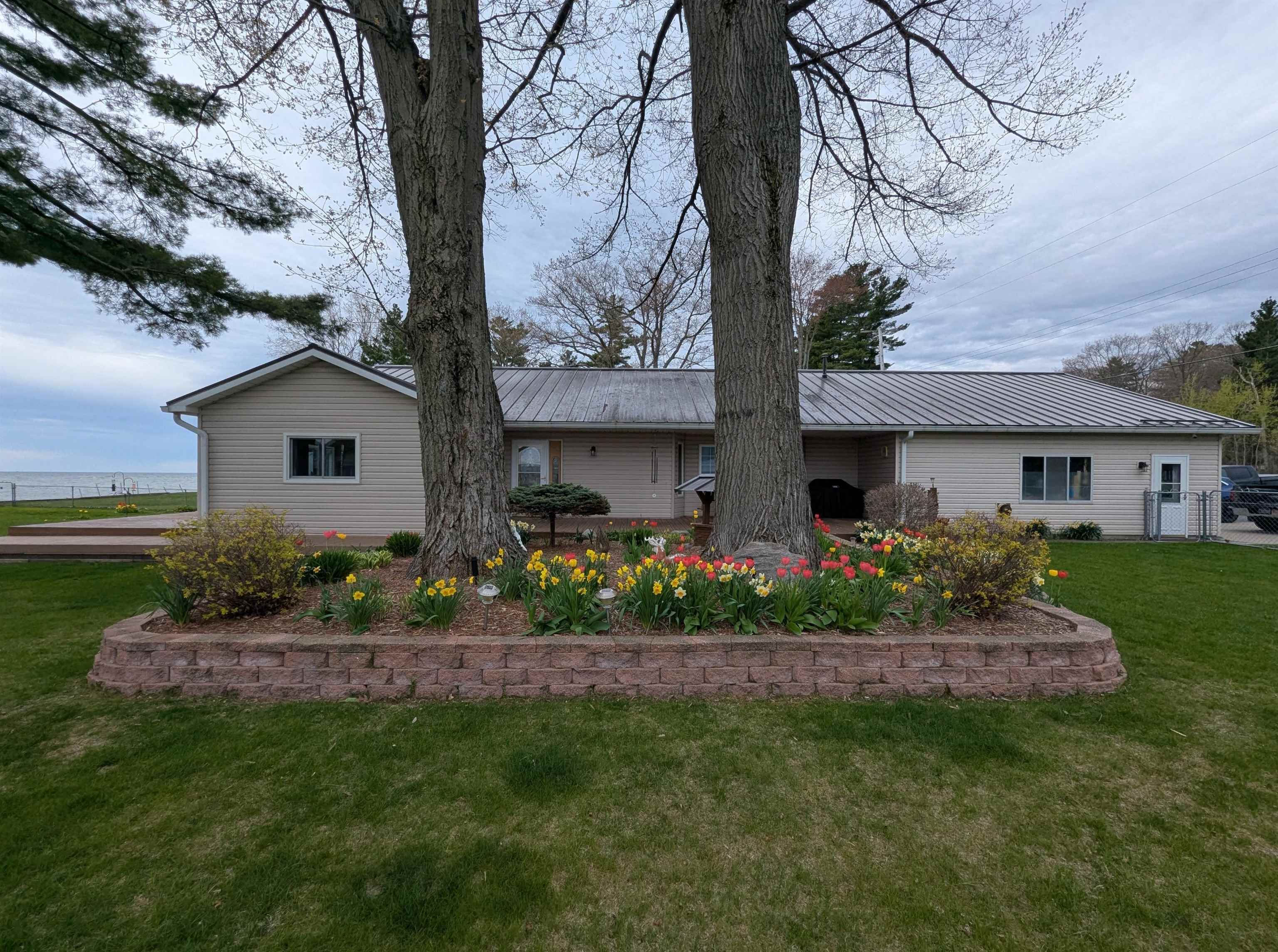 488 N Huron Road Property Photo 21