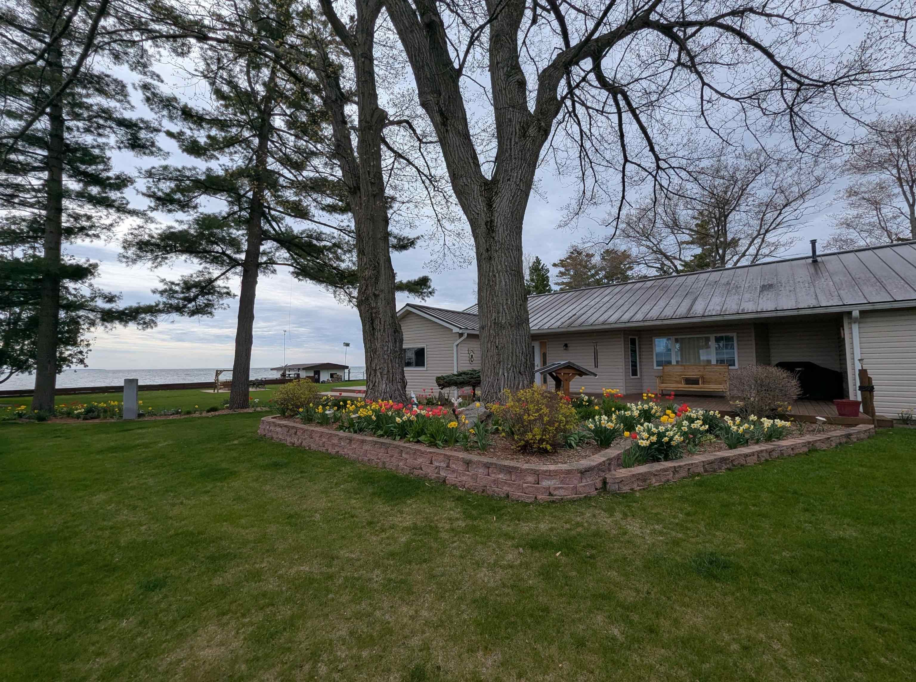 488 N Huron Road Property Photo 22