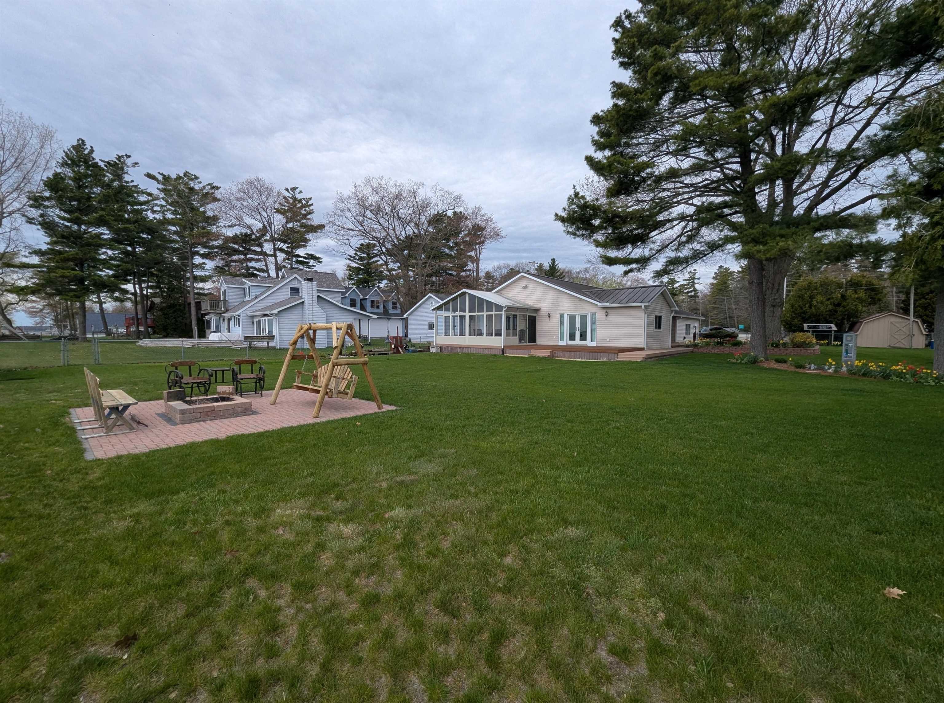 488 N Huron Road Property Photo 27