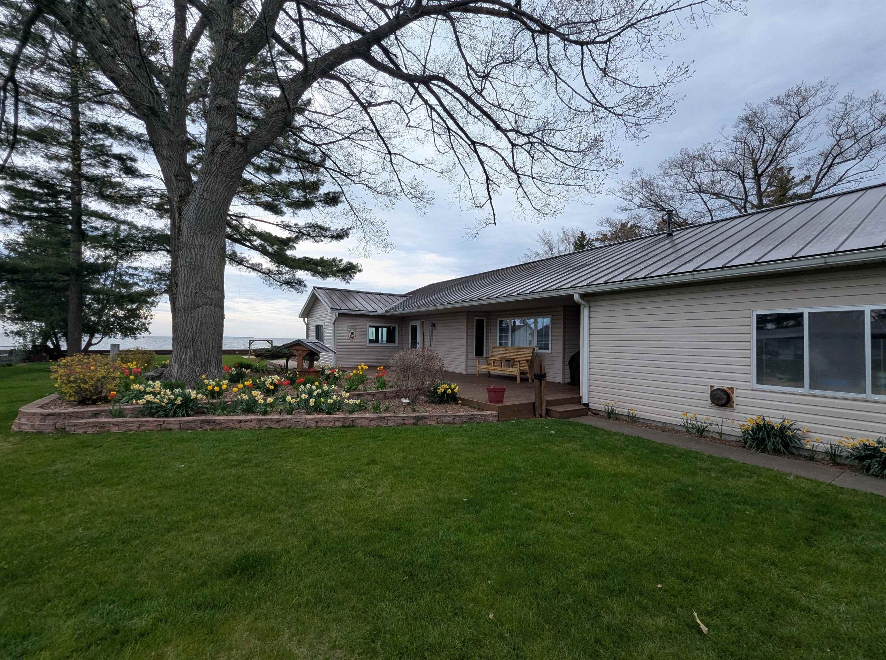 488 N Huron Road Property Photo 29