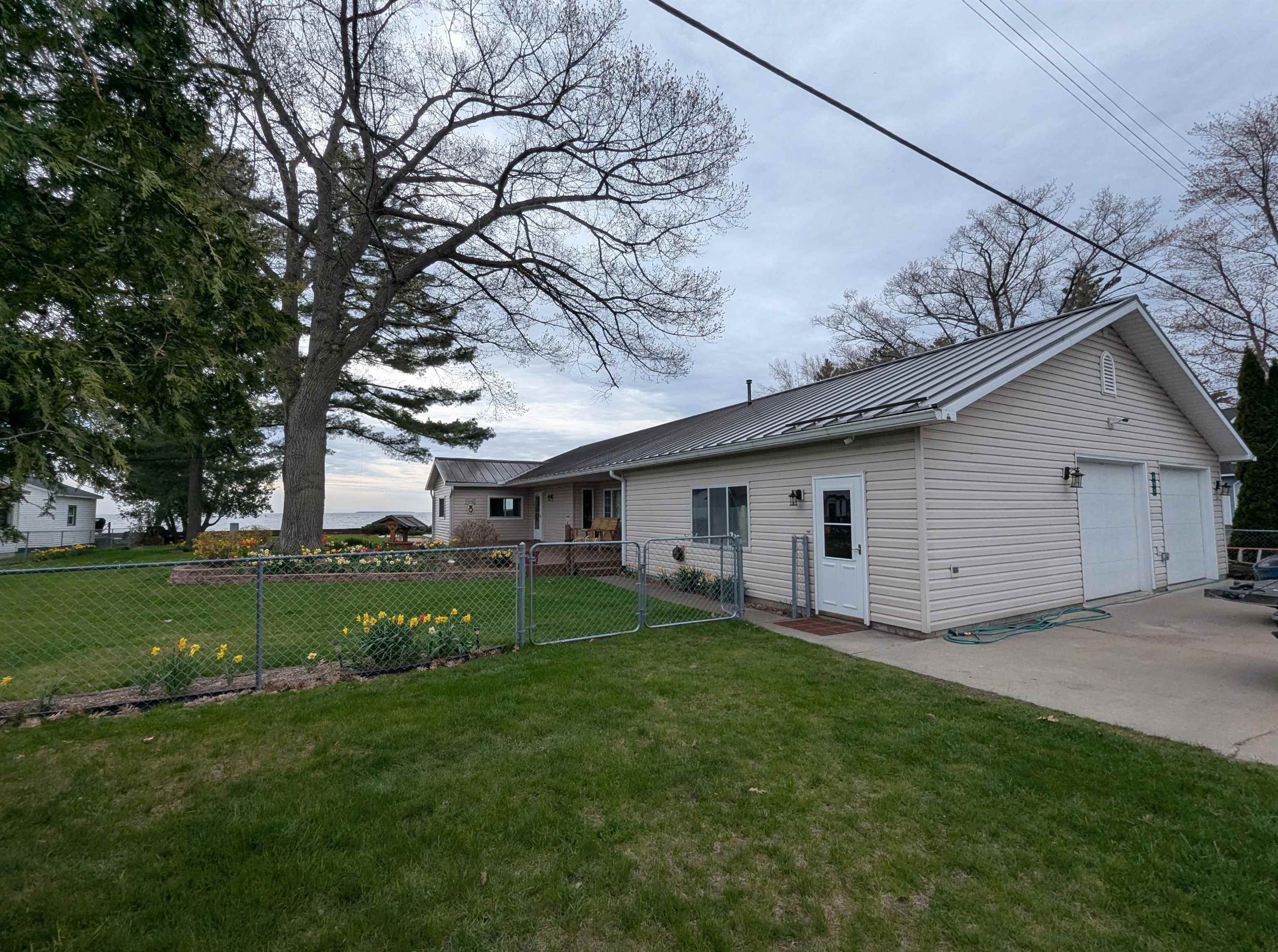 488 N Huron Road Property Photo 36