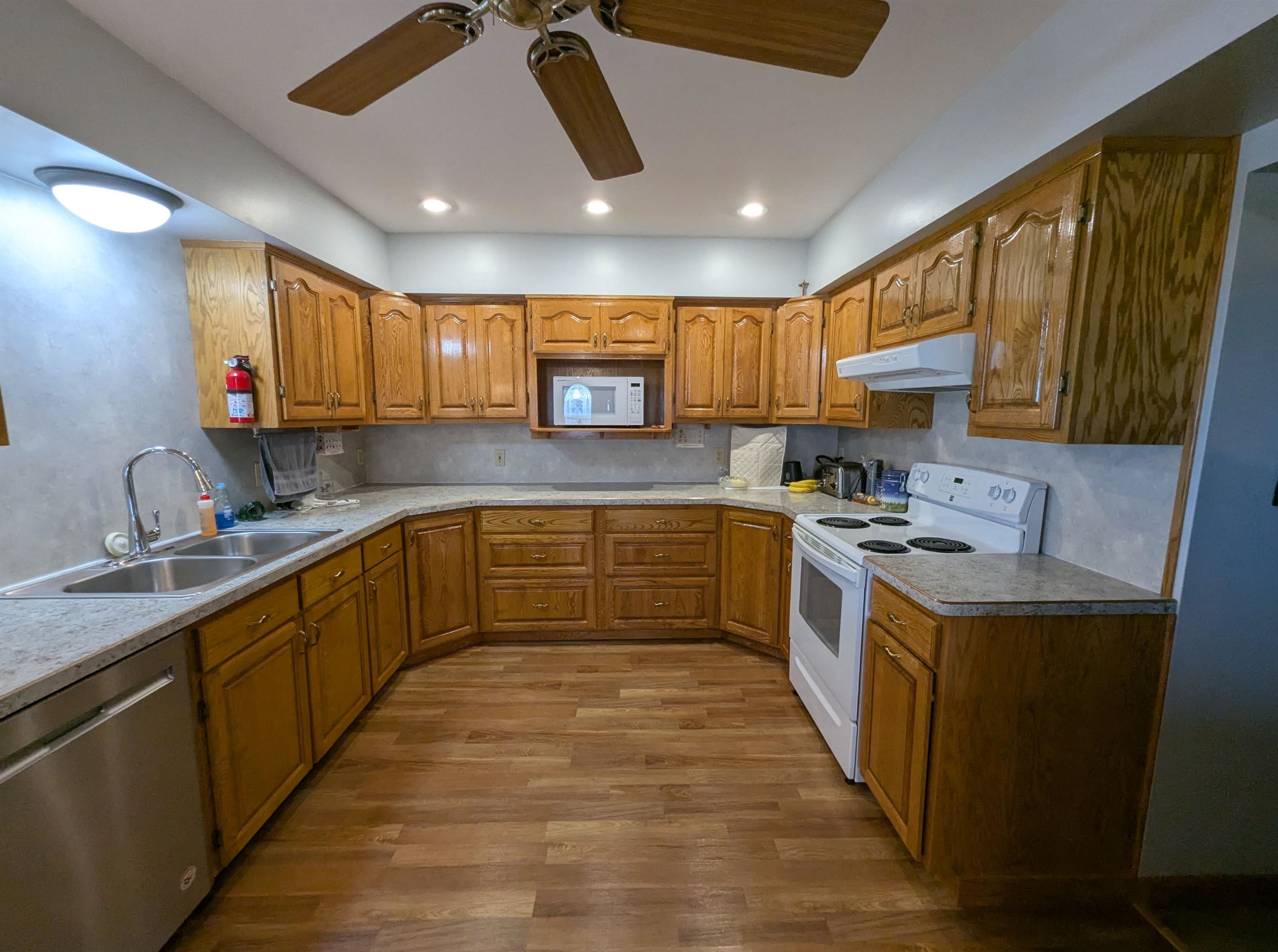 488 N Huron Road Property Photo 47
