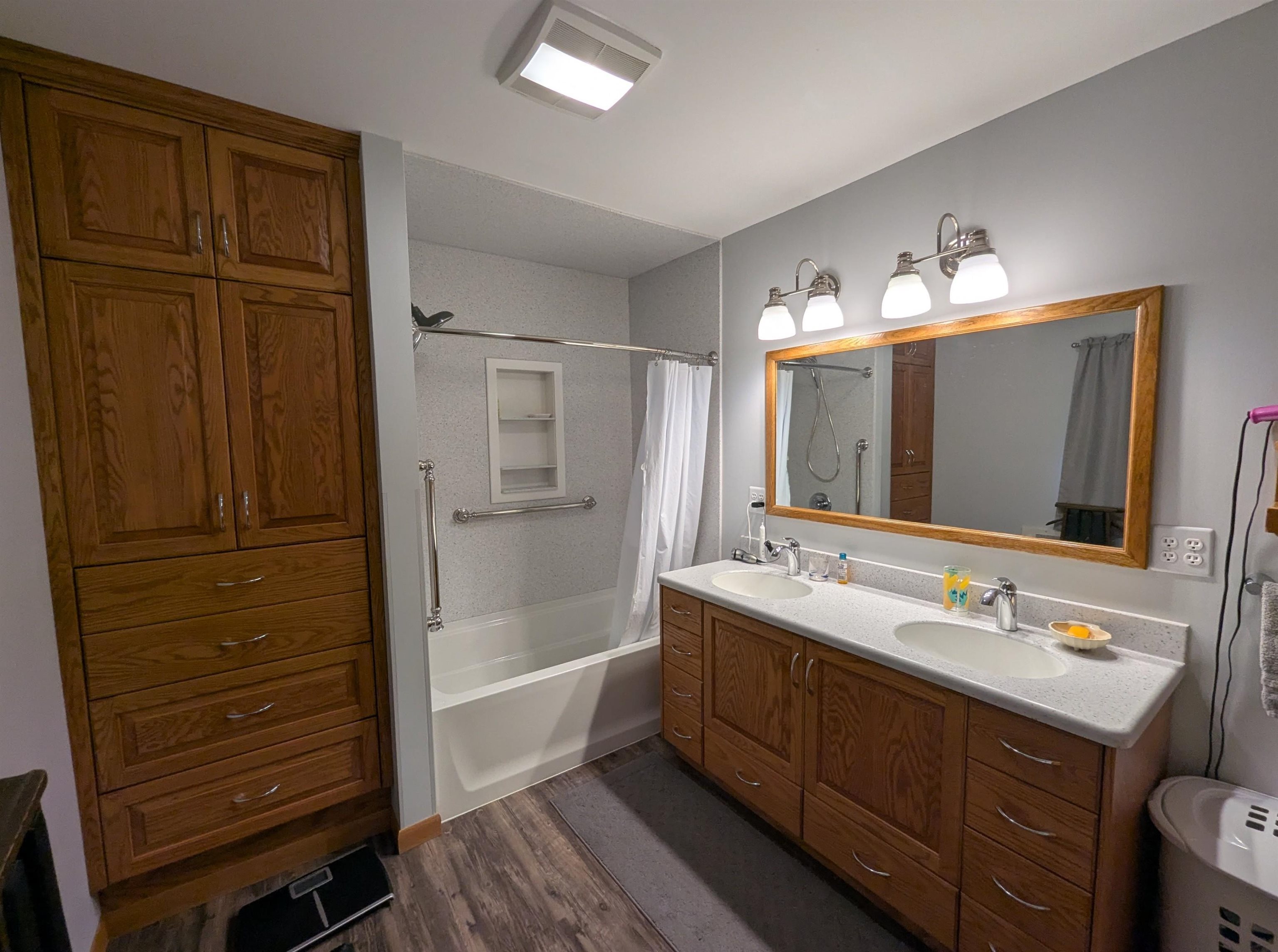 488 N Huron Road Property Photo 52