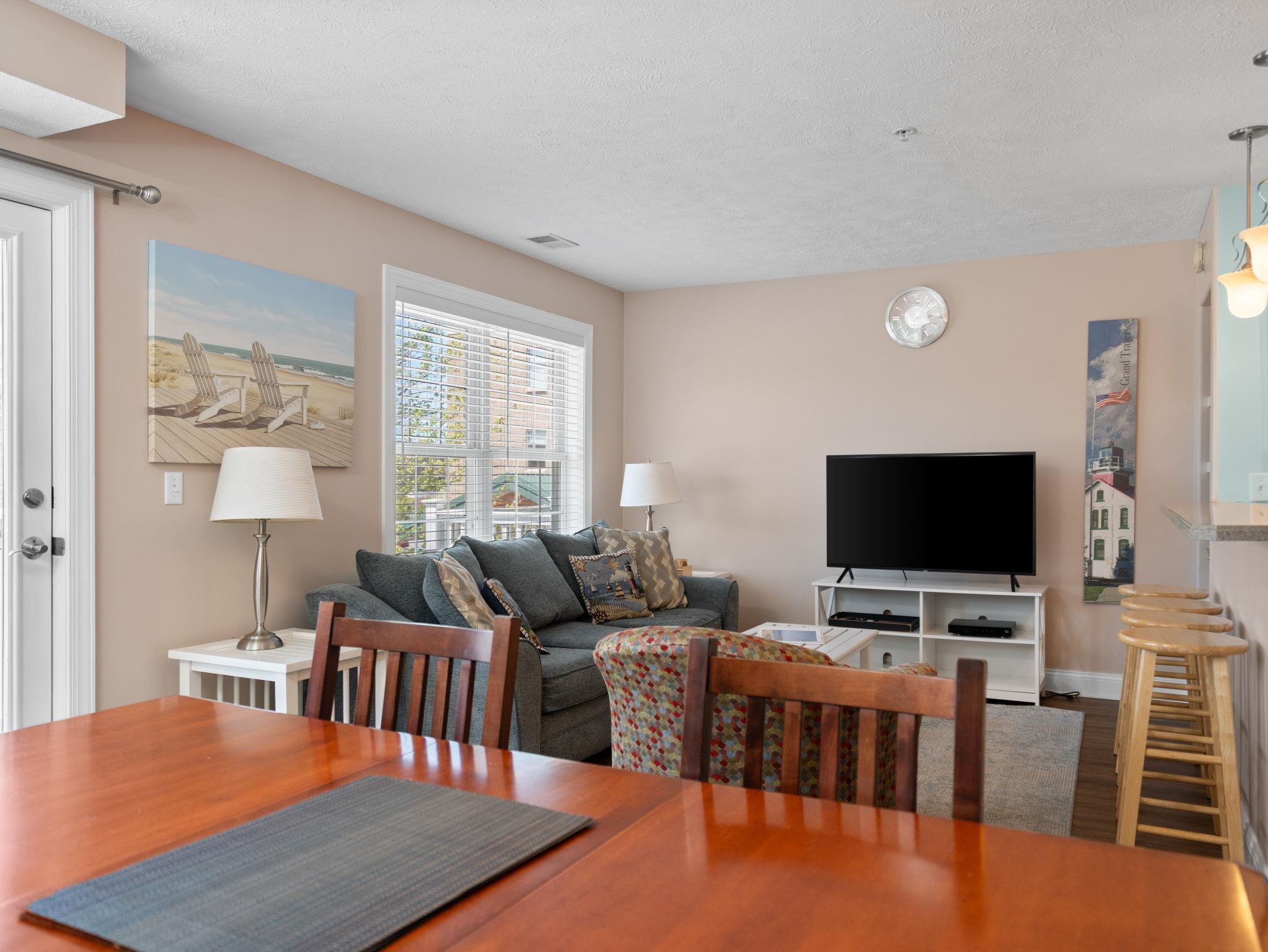 100 Hope Street Property Photo 11