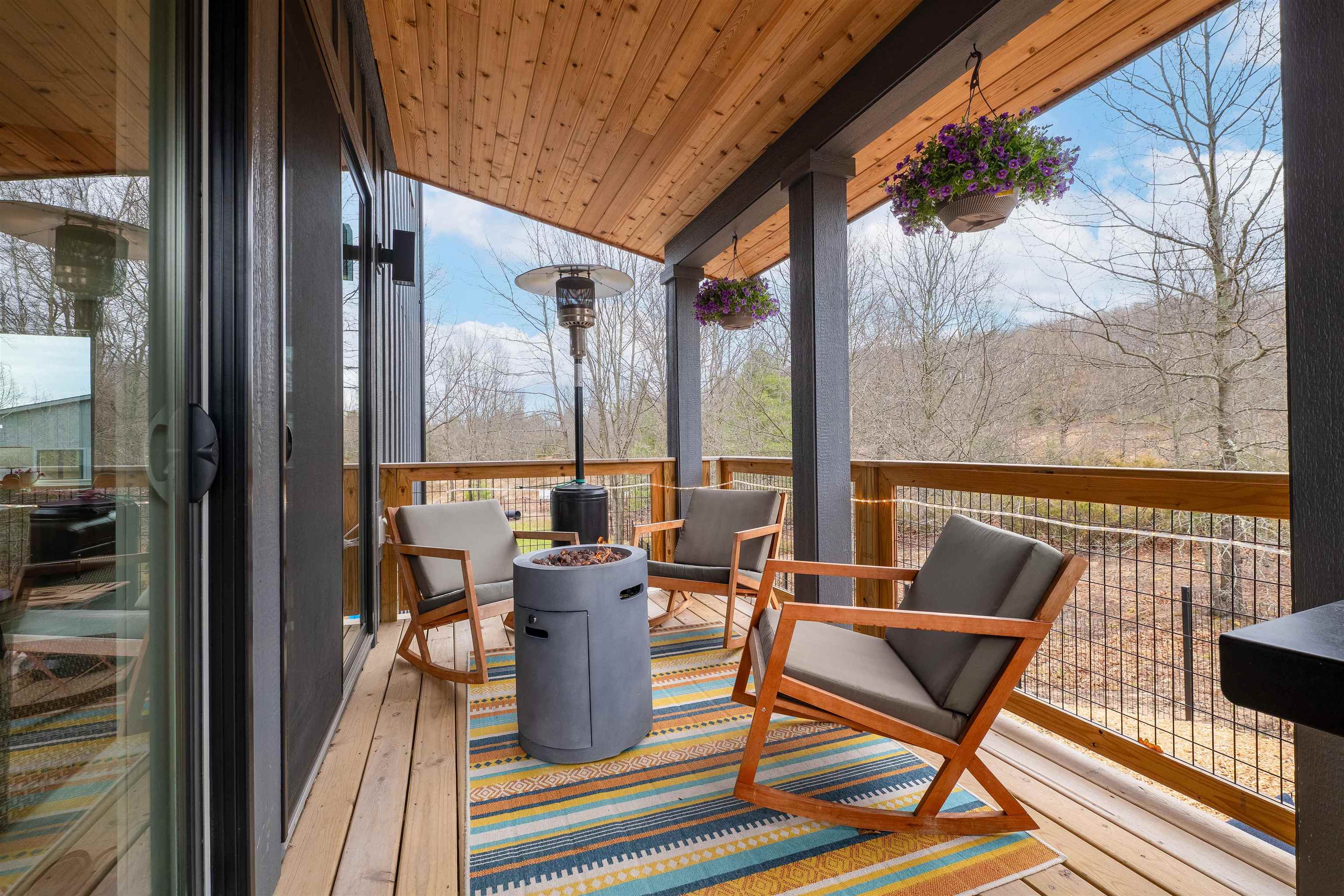 2810 Holiday Village Court Property Photo 6