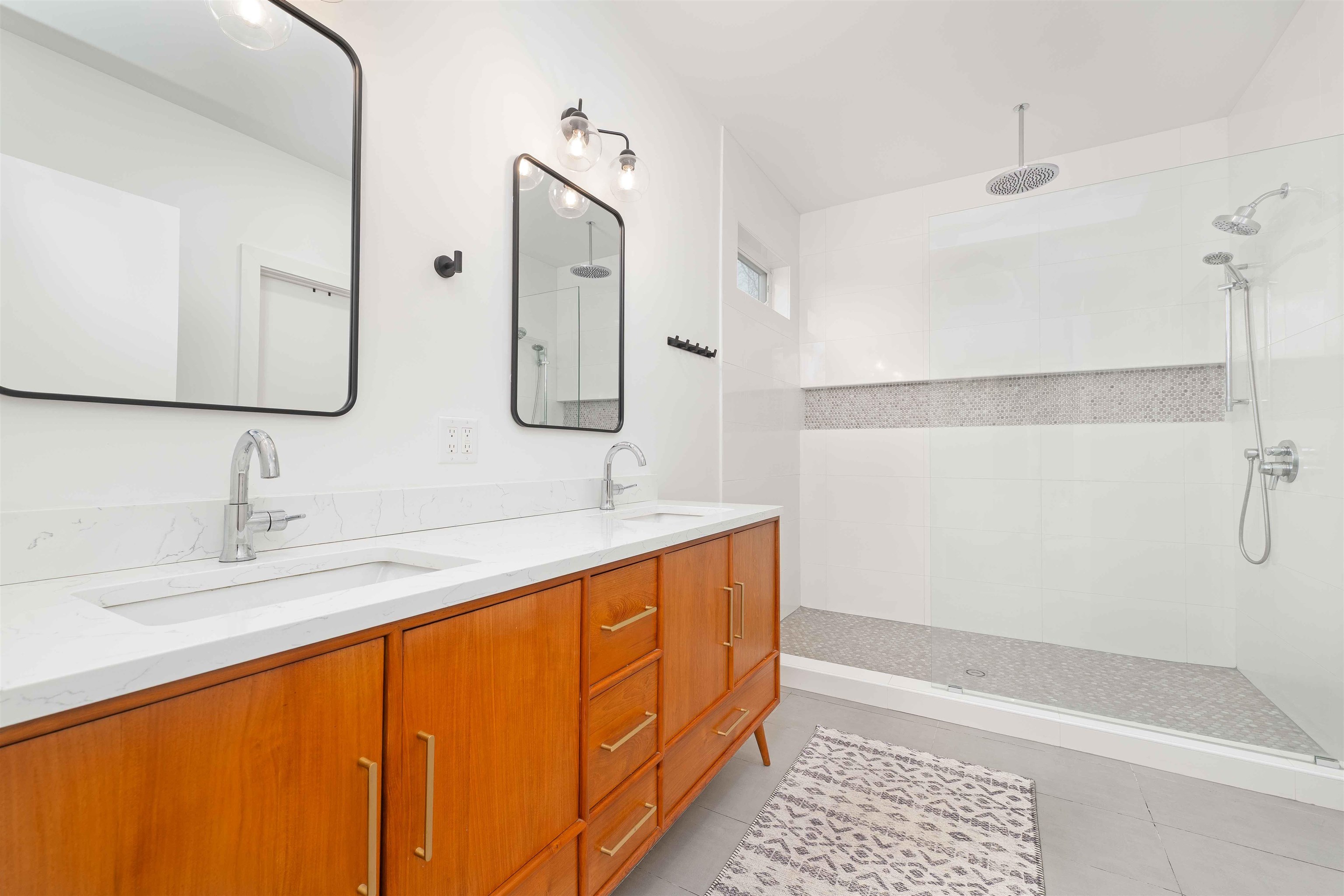 2810 Holiday Village Court Property Photo 11