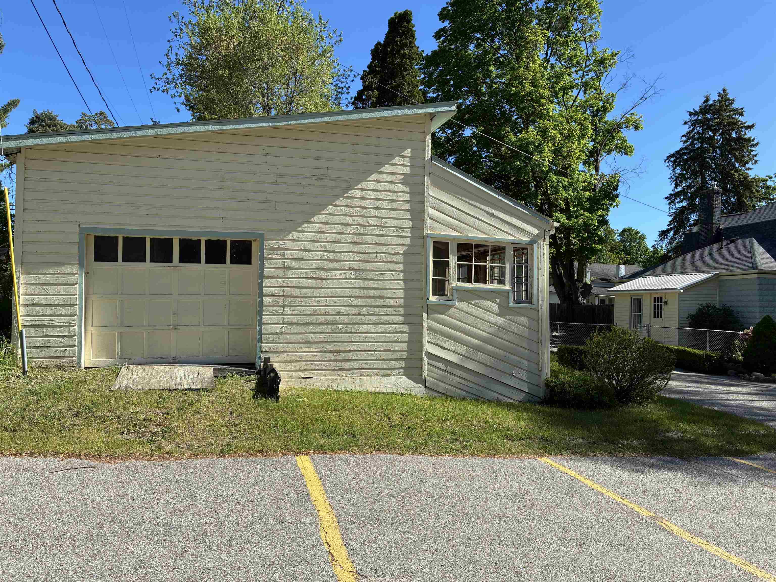 407 N Bridge Property Photo 3