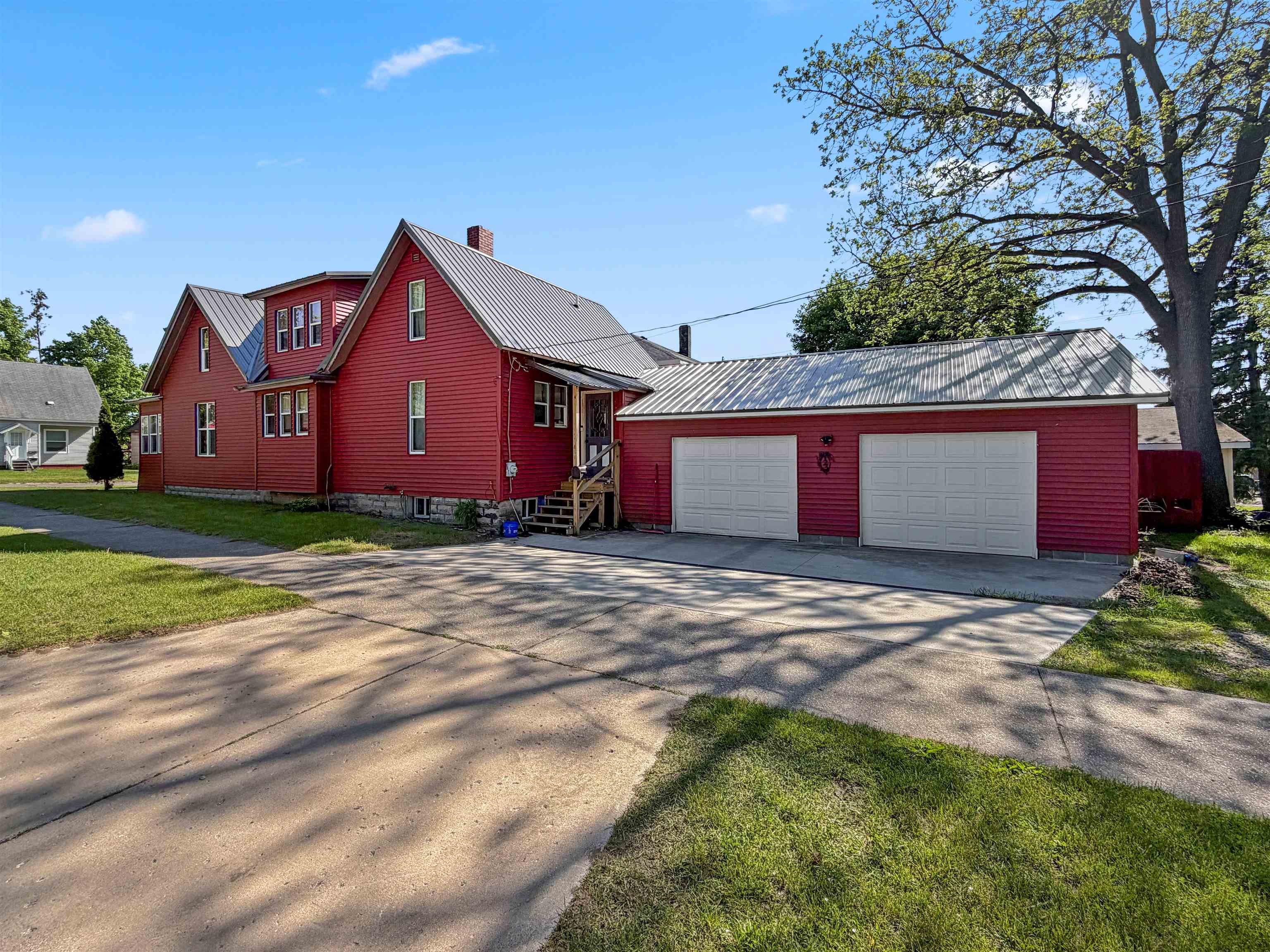 123 E Bremer Street Property Photo 1