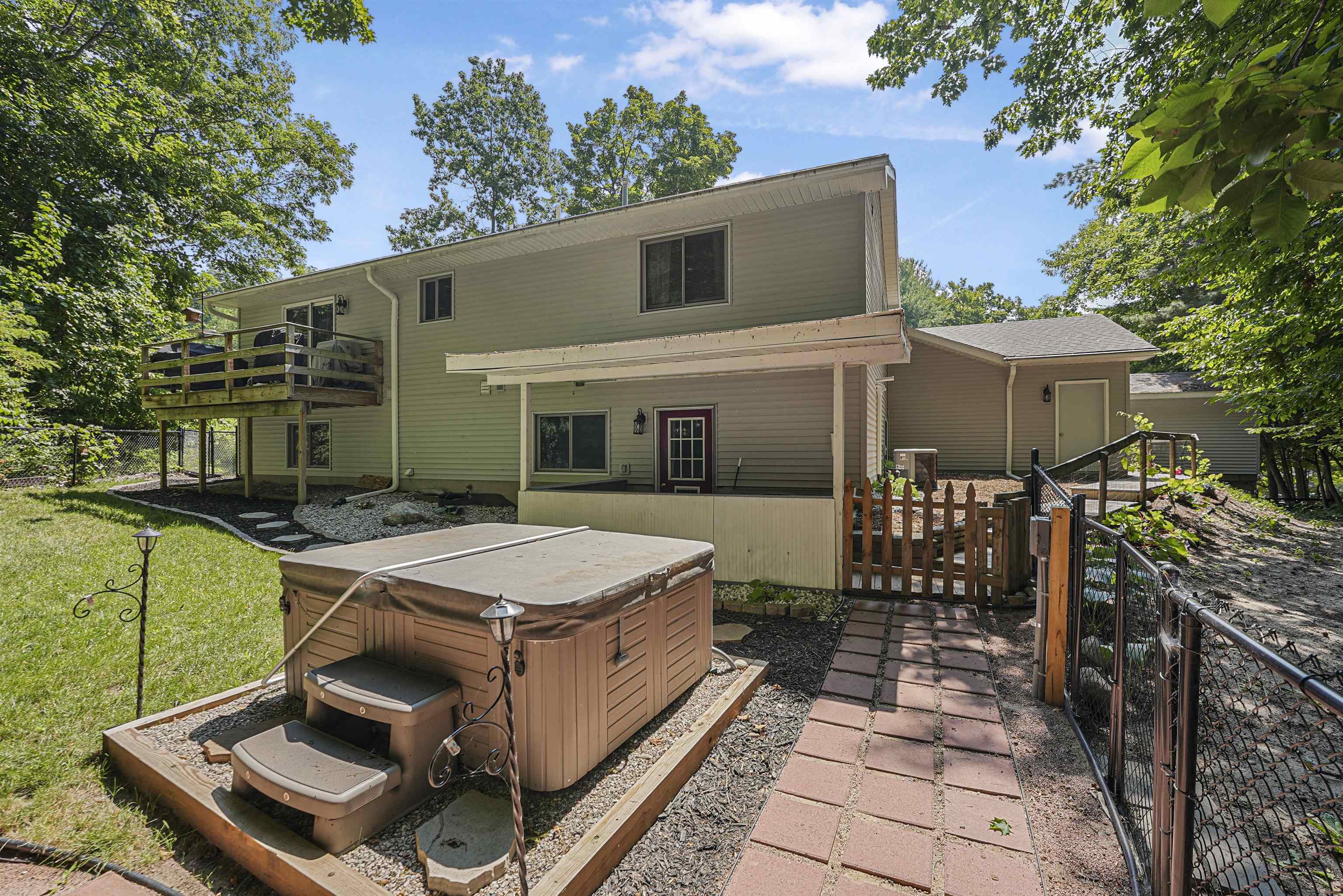 10159 Council Oak Drive Property Photo 8