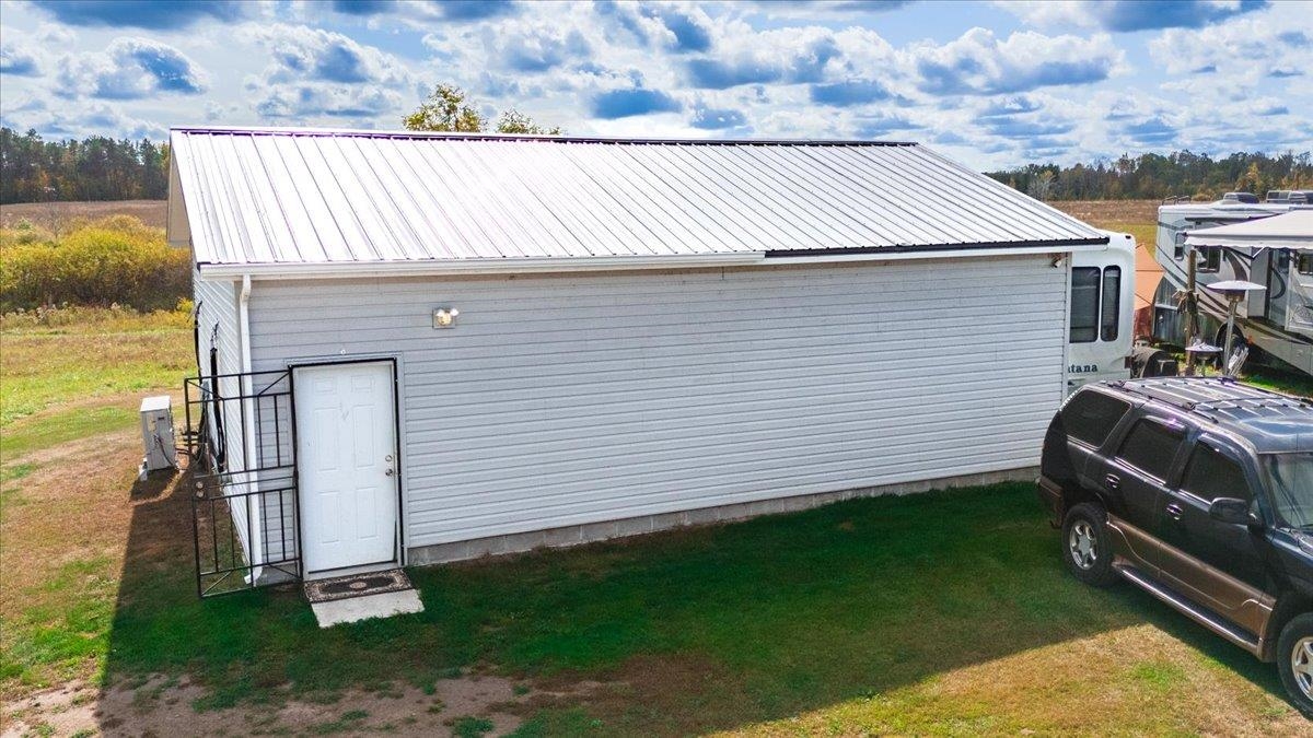 4374 E County Line Road Property Photo 13