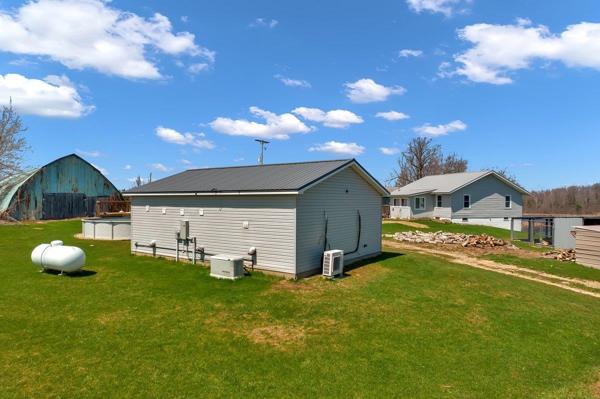 4374 E County Line Road Property Photo 15