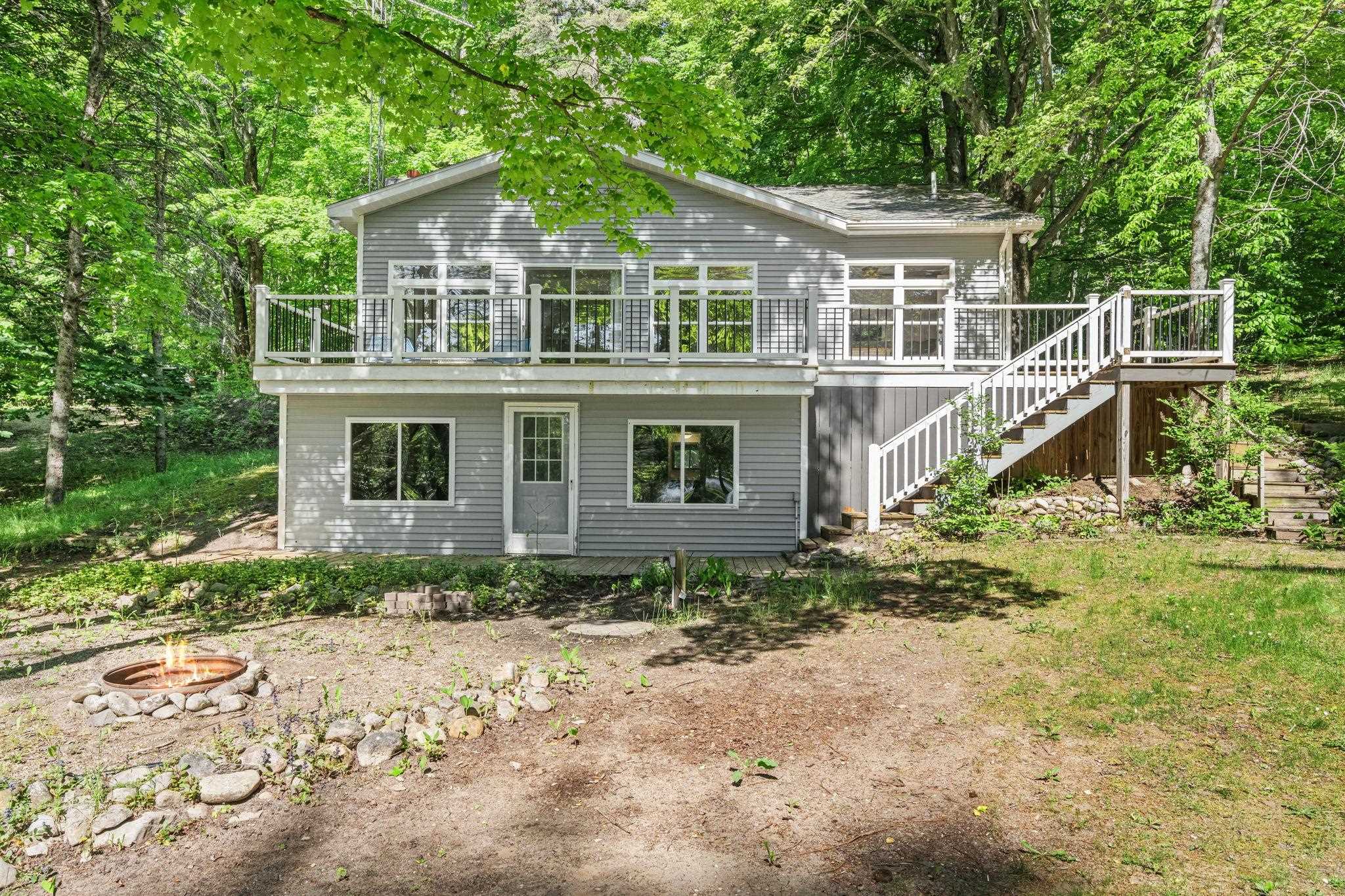 5252 Six Mile Lake Road Property Photo 1