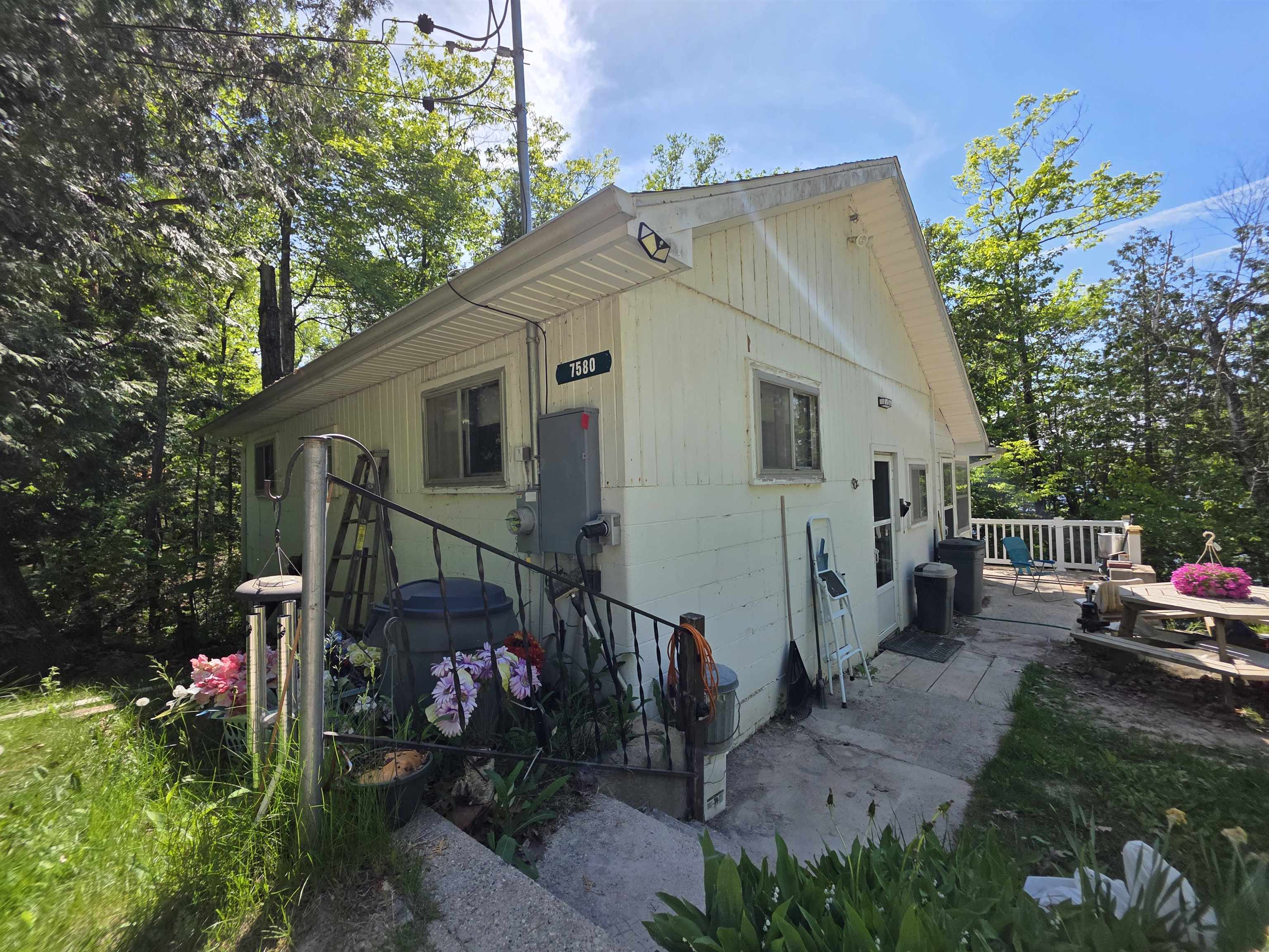 7580 O'connor Road Property Photo 3