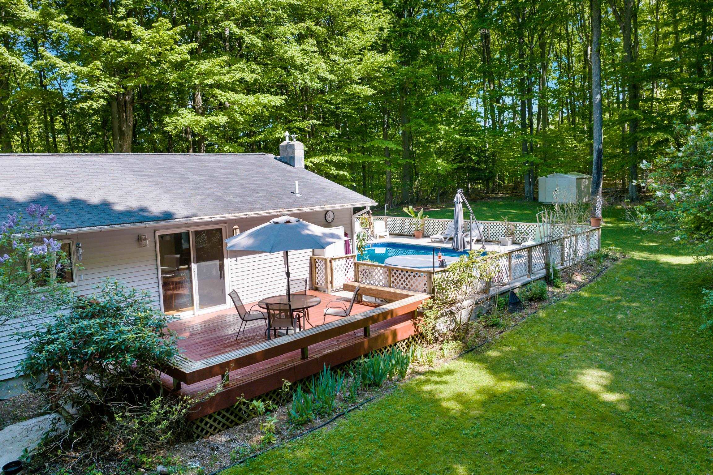 2057 Glory Road Property Photo 1