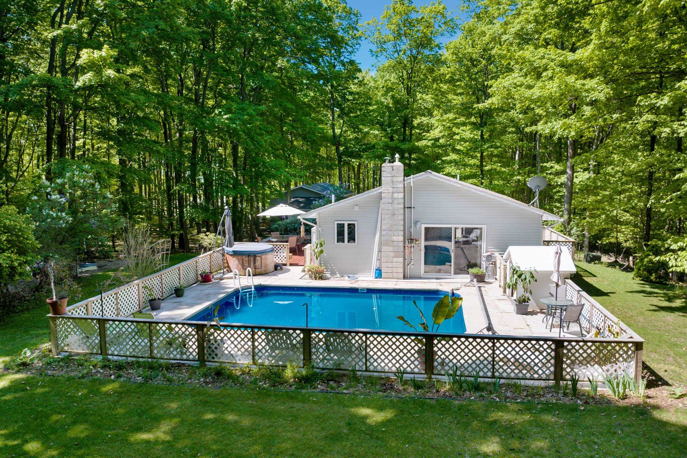 2057 Glory Road Property Photo 8