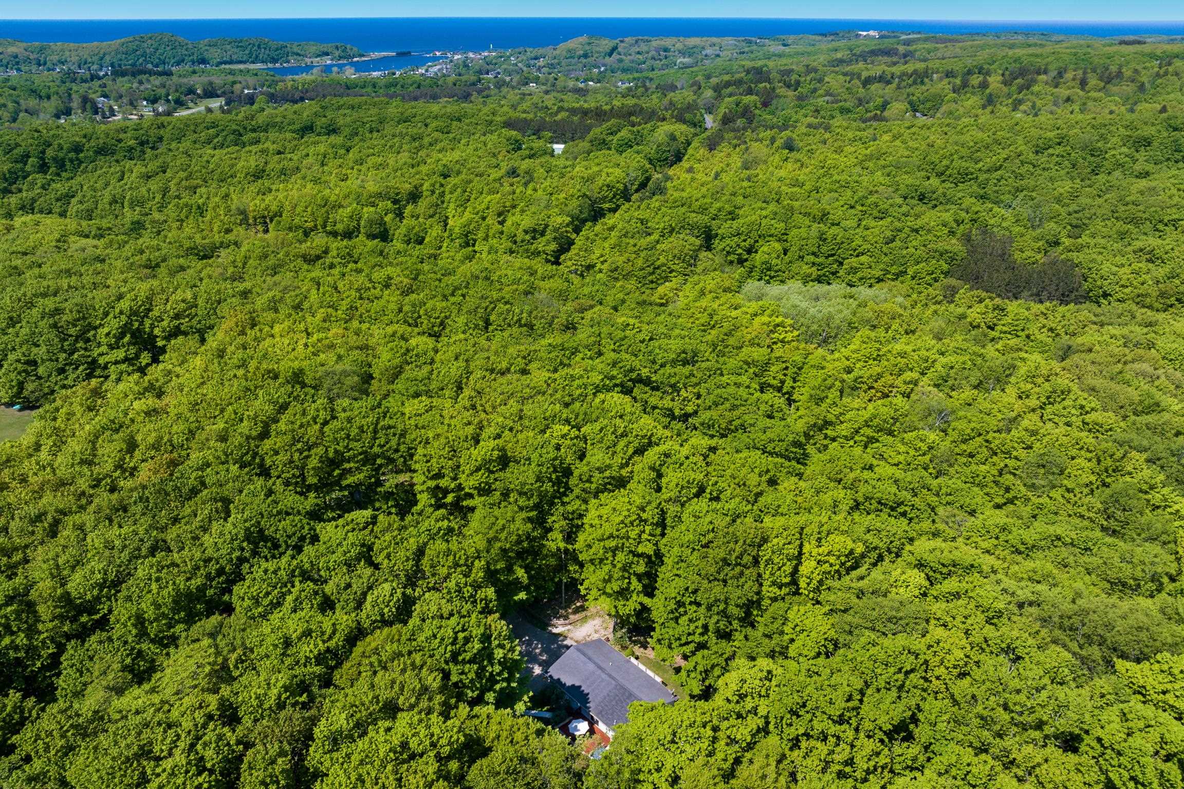 2057 Glory Road Property Photo 9