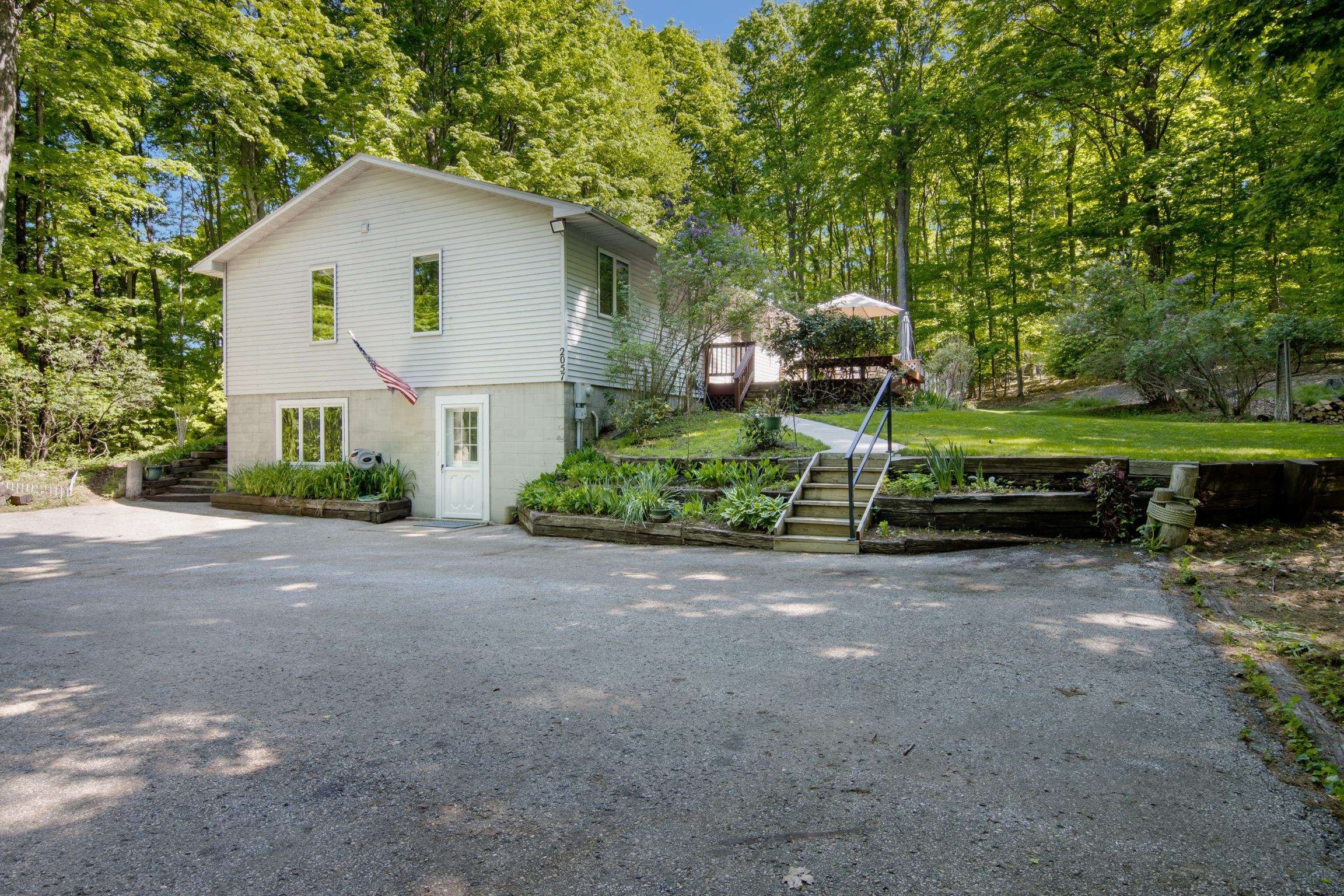 2057 Glory Road Property Photo 39