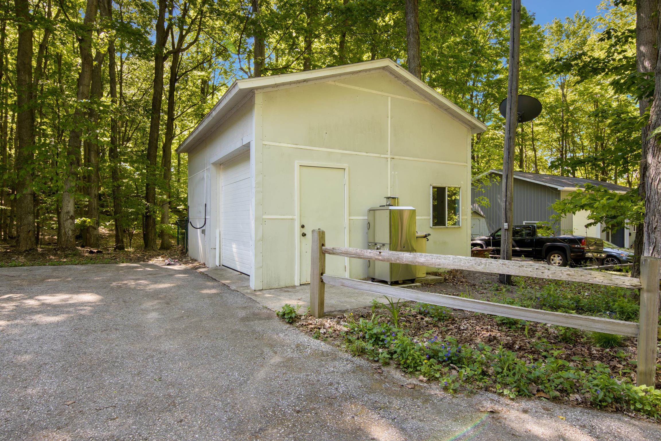 2057 Glory Road Property Photo 46
