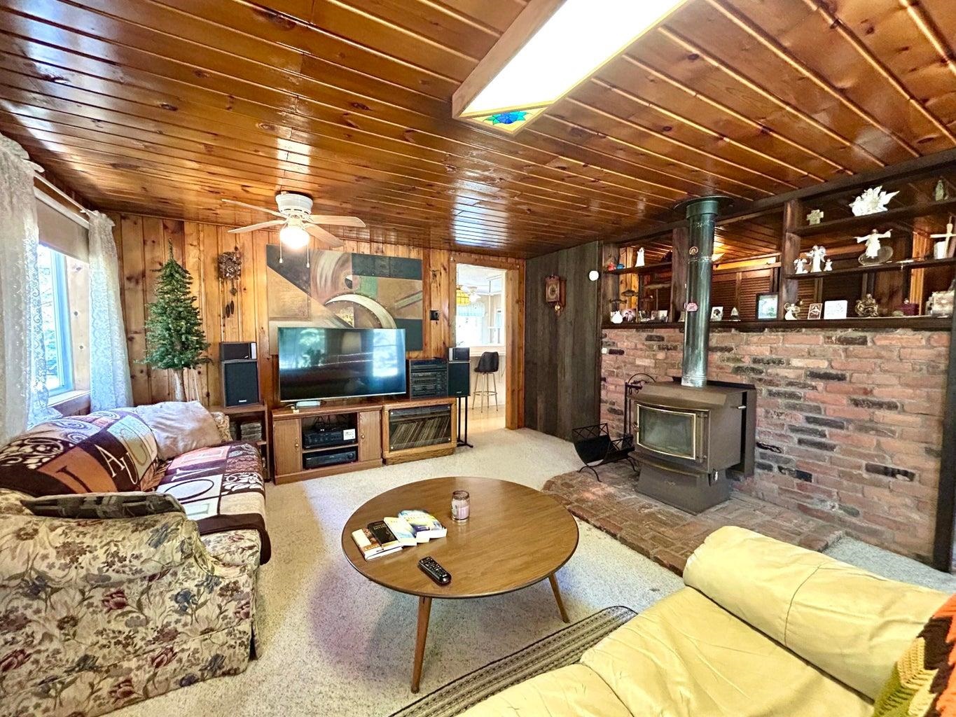 5510 Ridge Road Property Photo 5