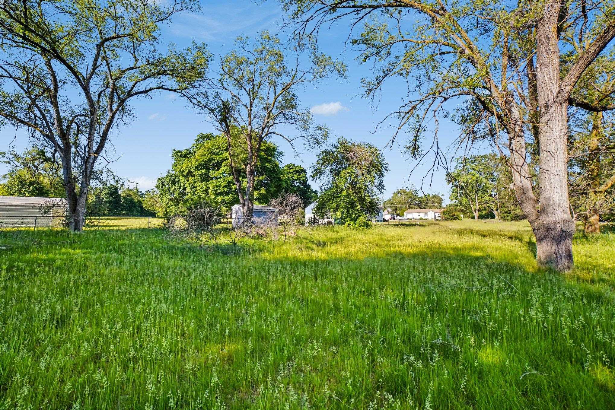 2129 S Isabella Road Property Photo 2