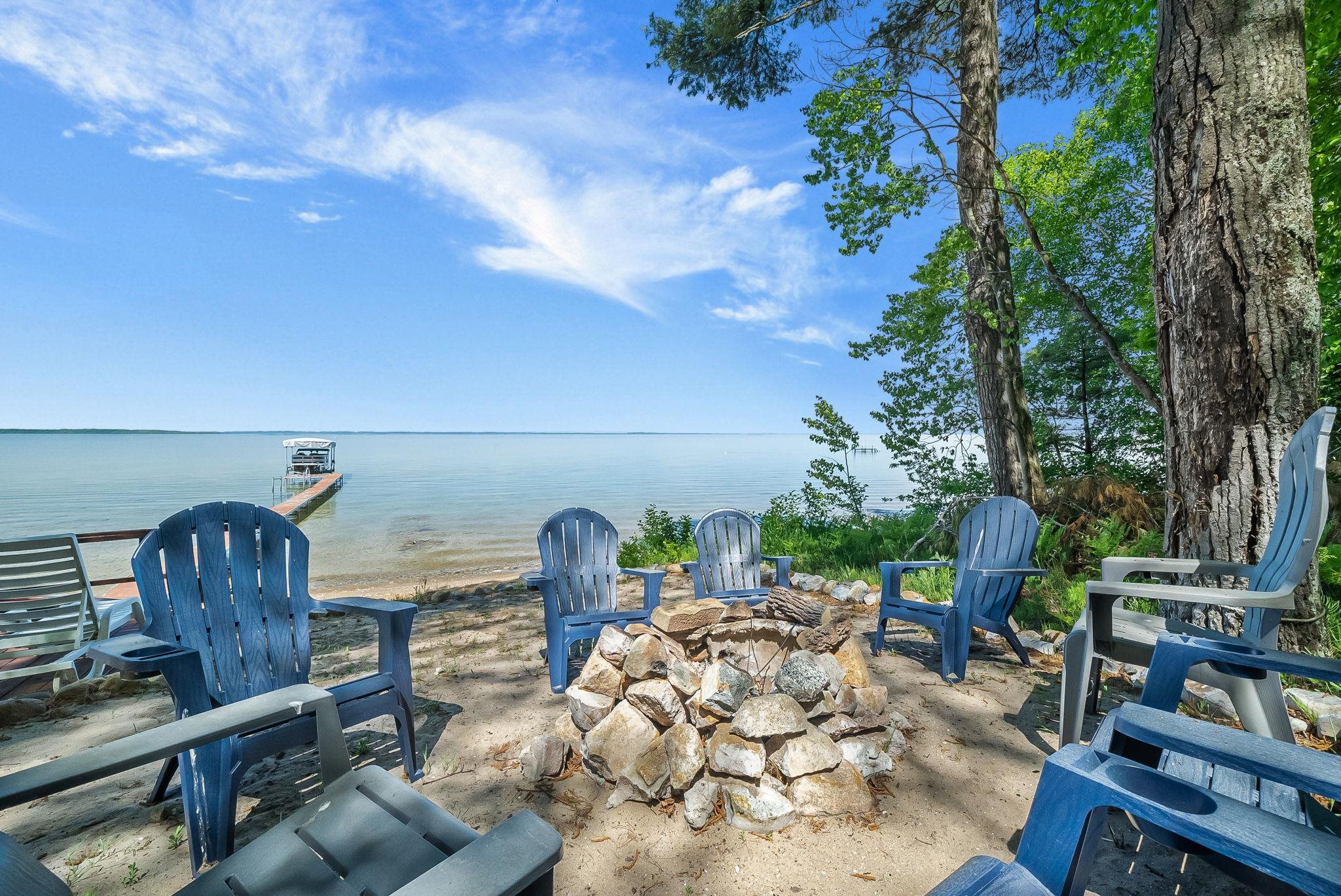 2014 Birchview Drive Property Photo 2