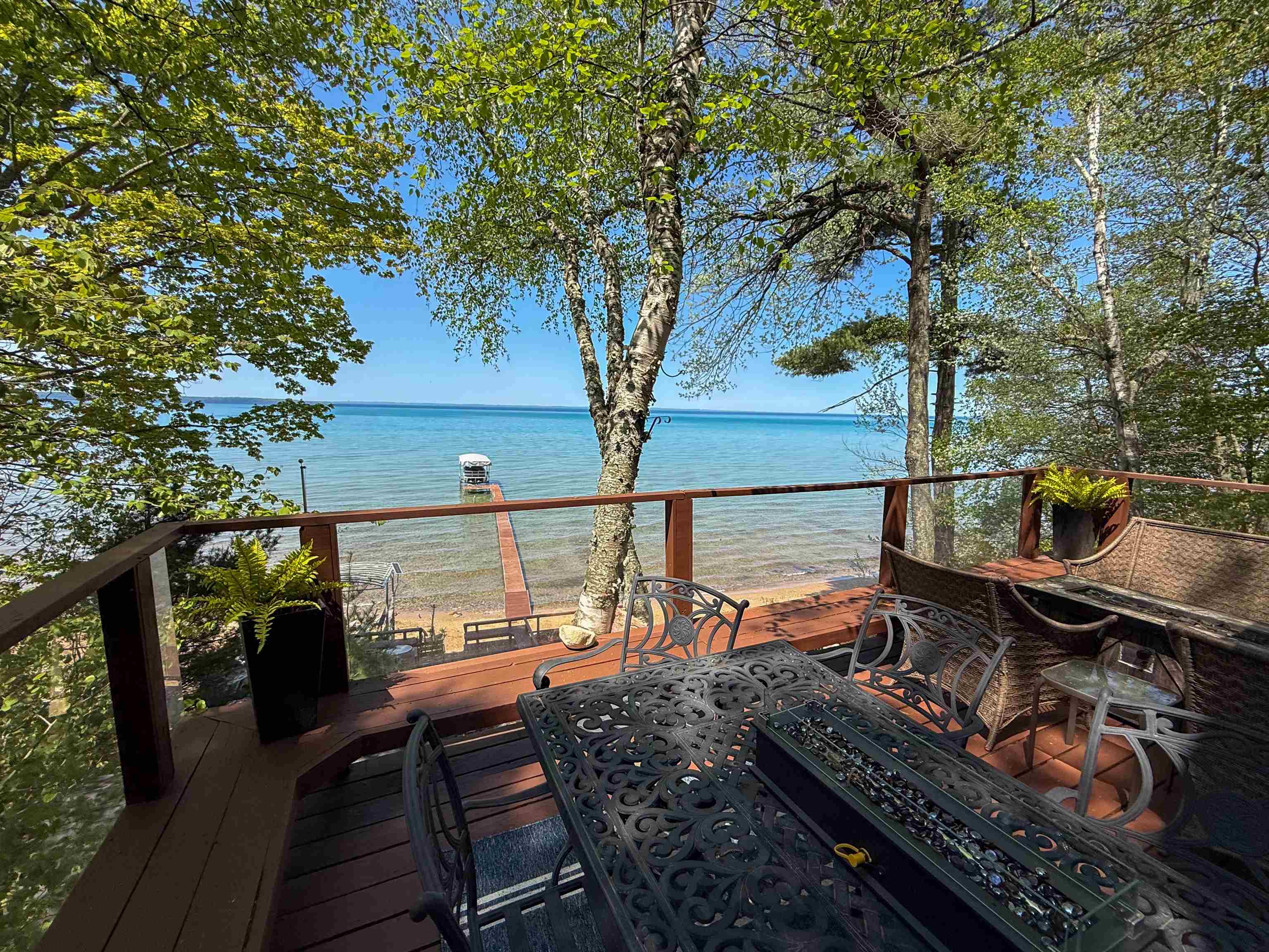2014 Birchview Drive Property Photo 4