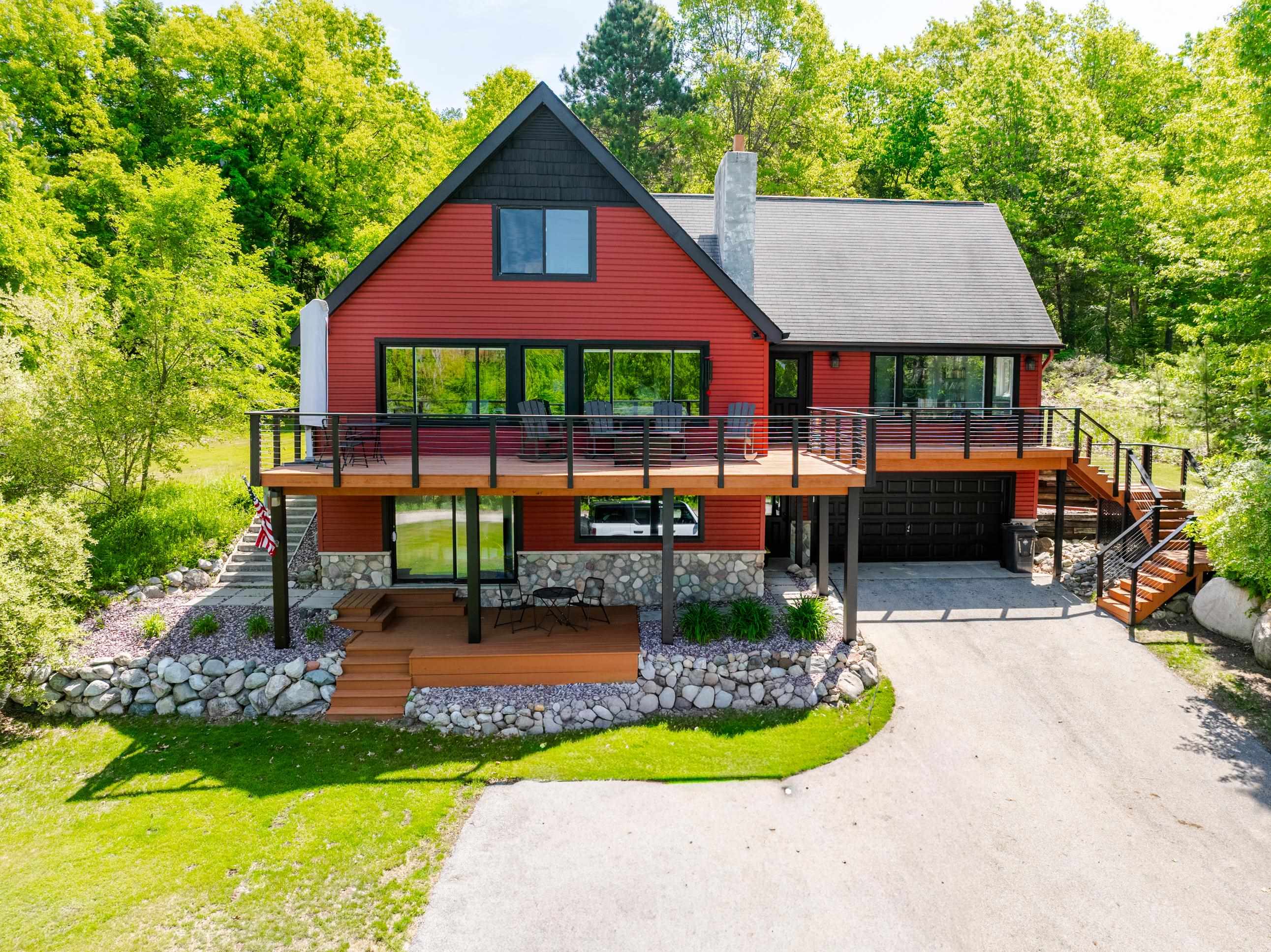 2104 Apple Hill Road Property Photo 1