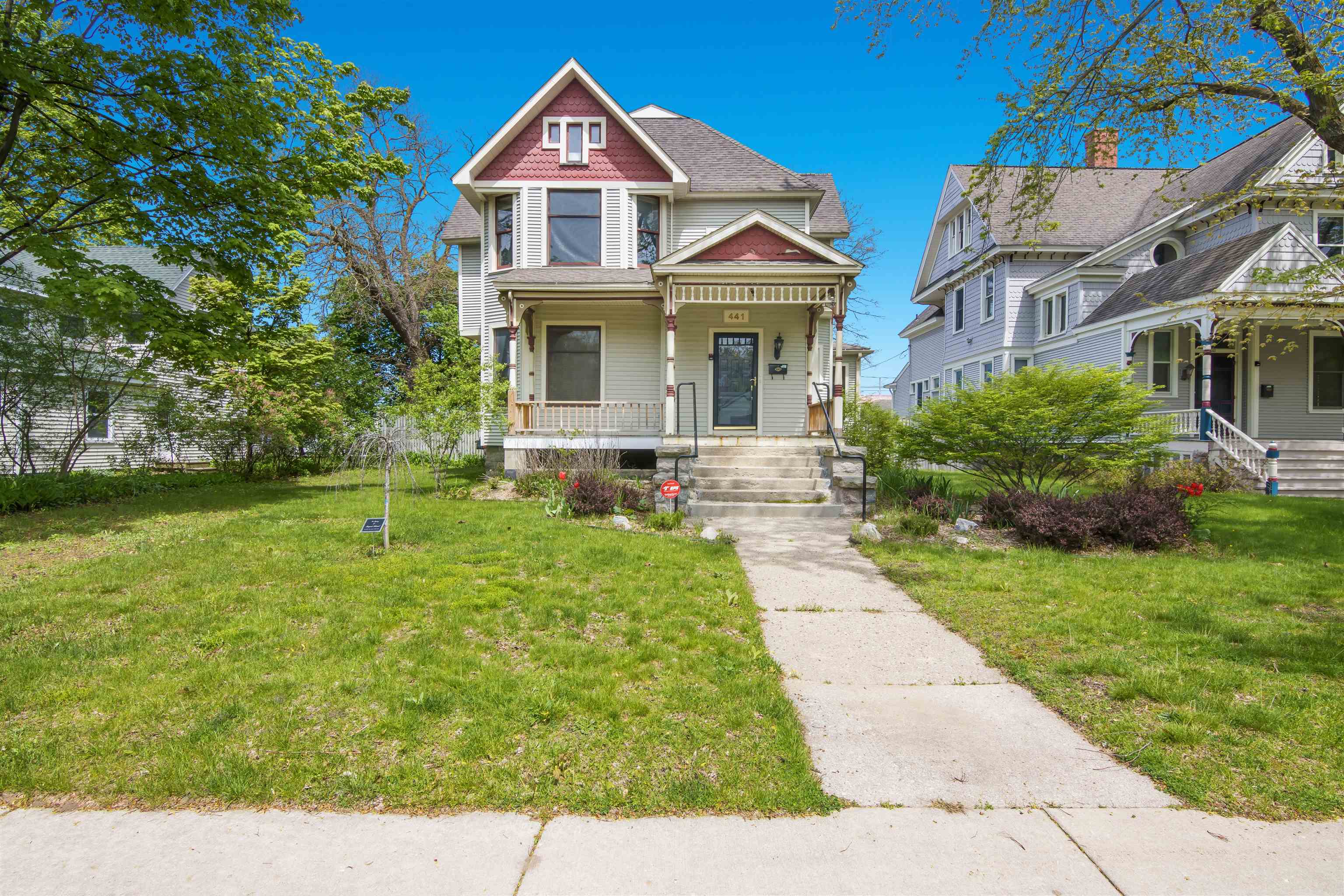 441 E State Street Property Photo 1