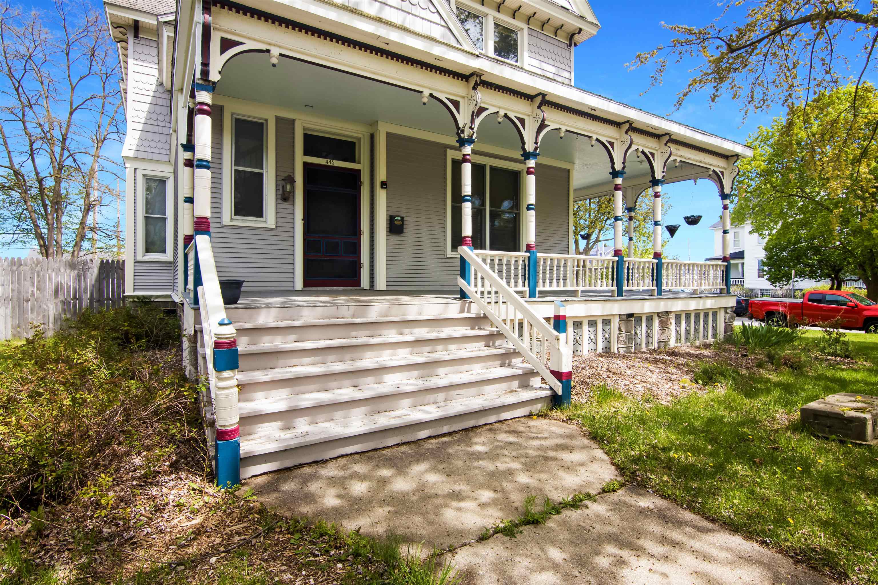 445 E State Street Property Photo 4
