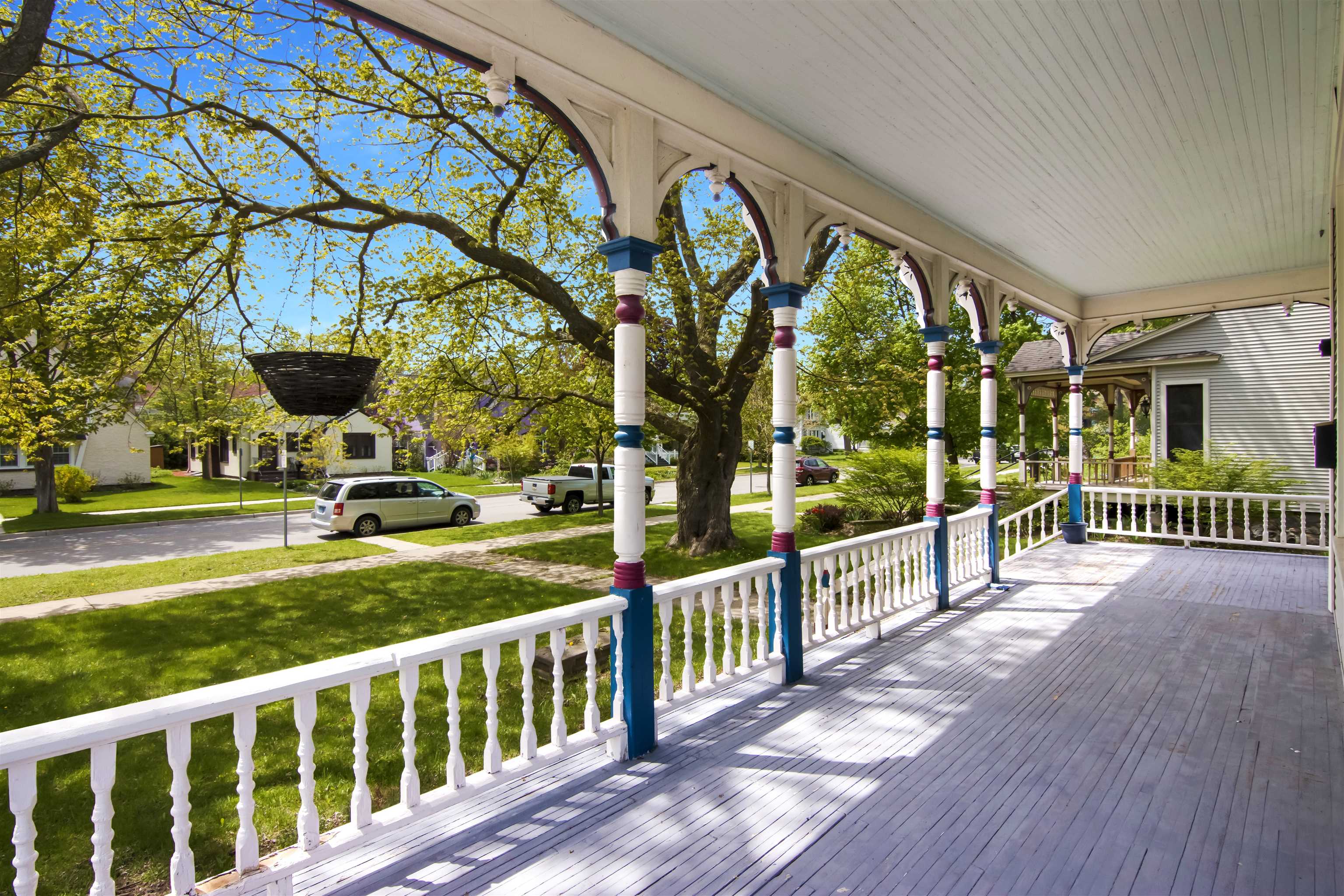445 E State Street Property Photo 5