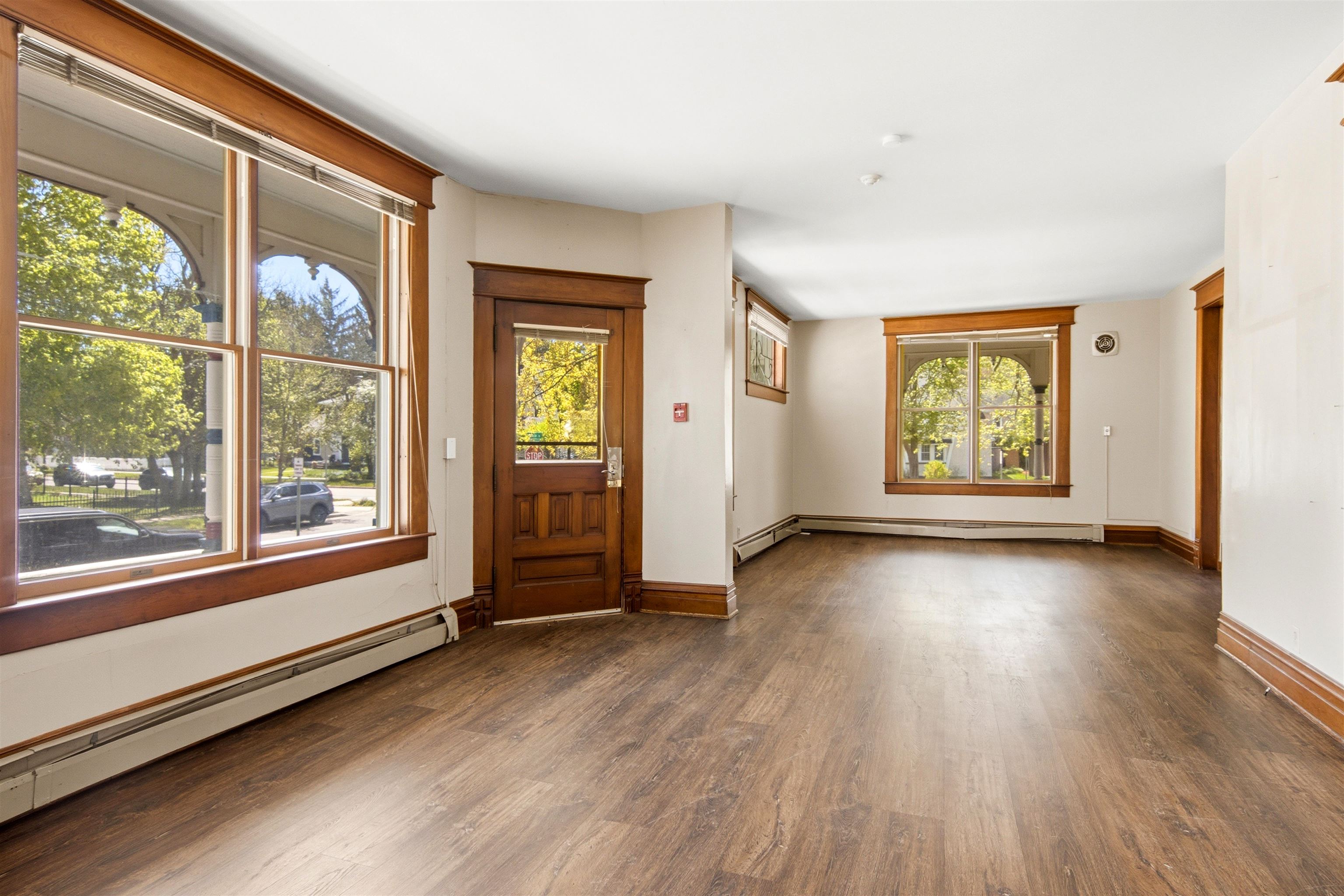 445 E State Street Property Photo 8