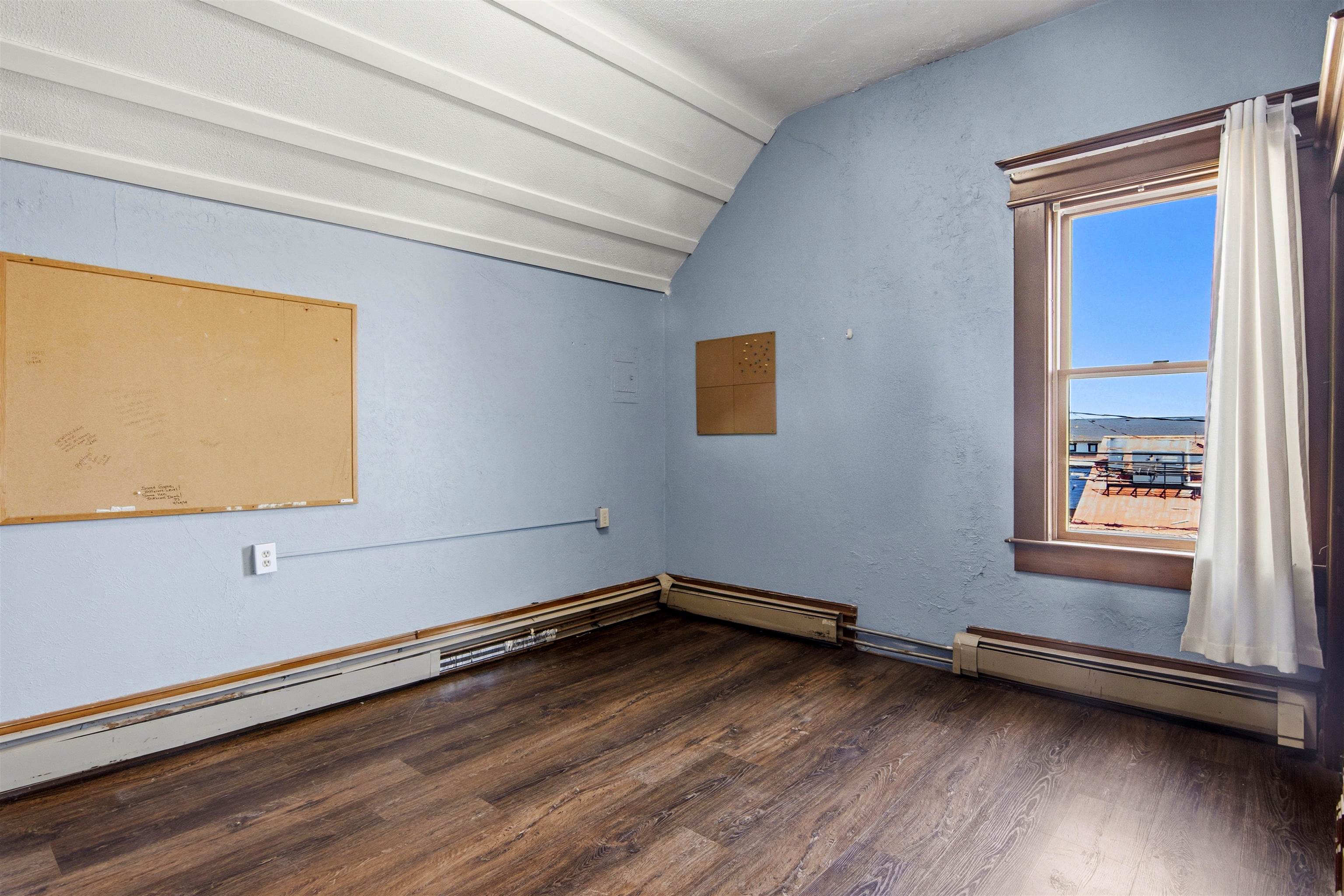 445 E State Street Property Photo 15