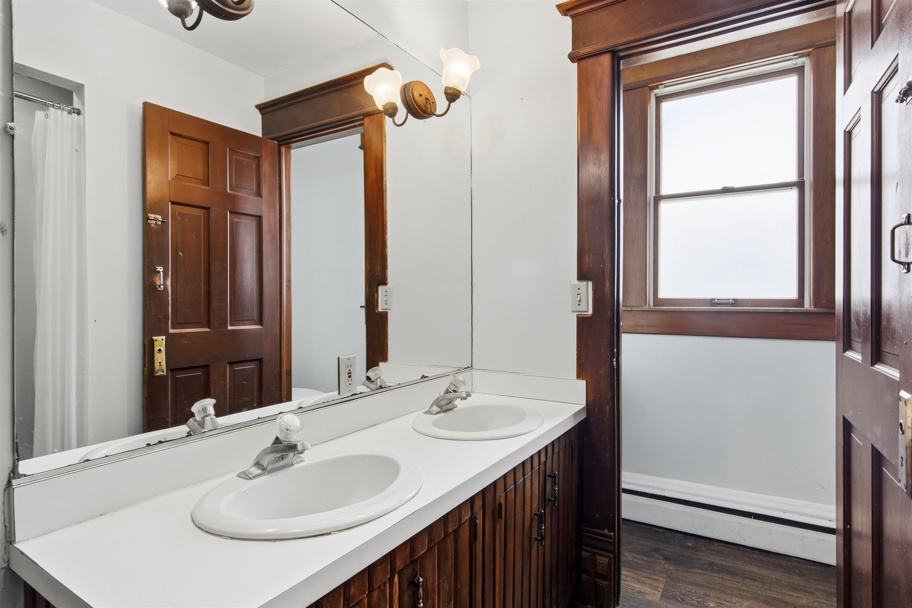 445 E State Street Property Photo 16