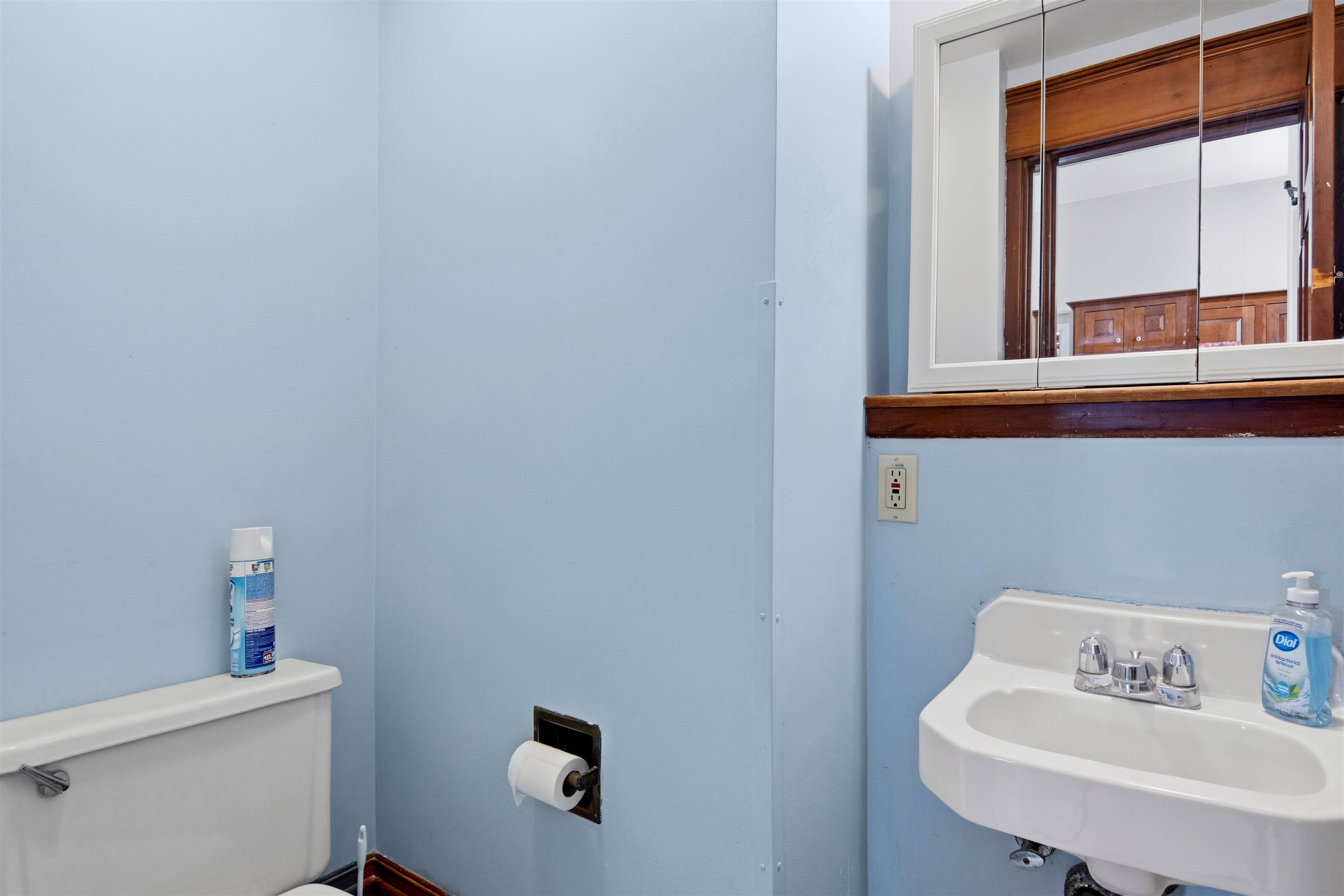 445 E State Street Property Photo 17