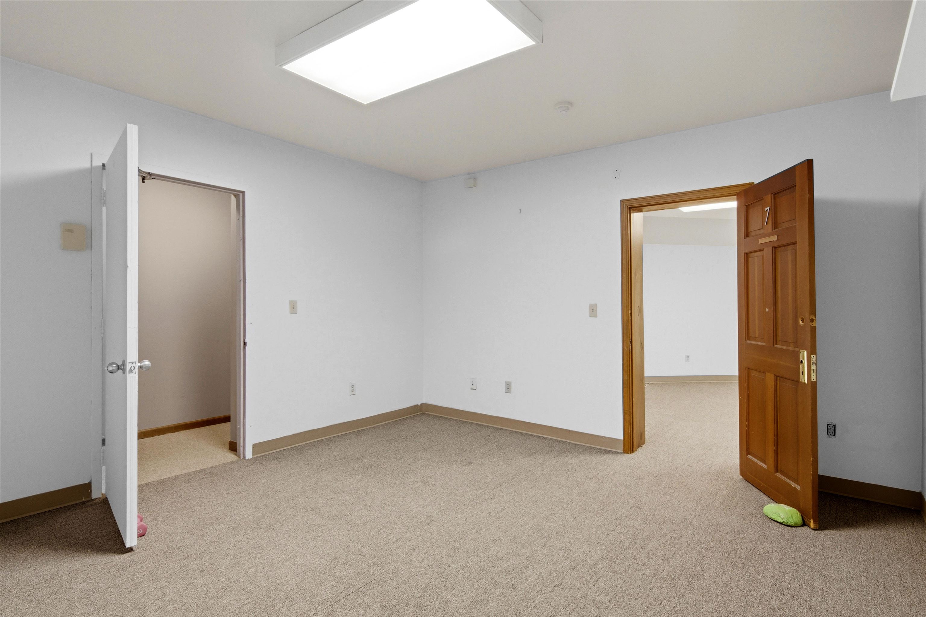 445 E State Street Property Photo 27