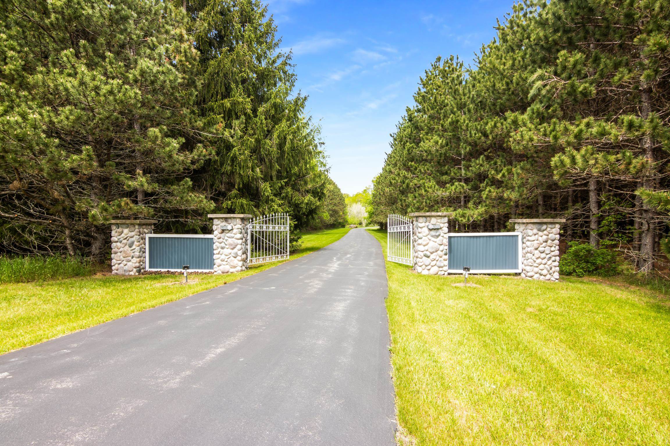 8401 S Sullivan Road Property Photo 4