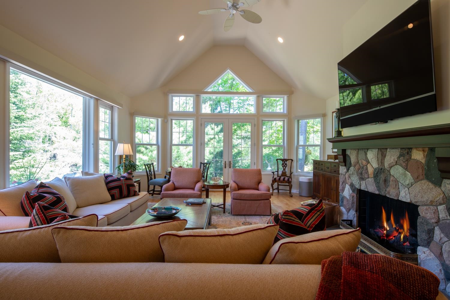 3 Crystal Bend Property Photo 10